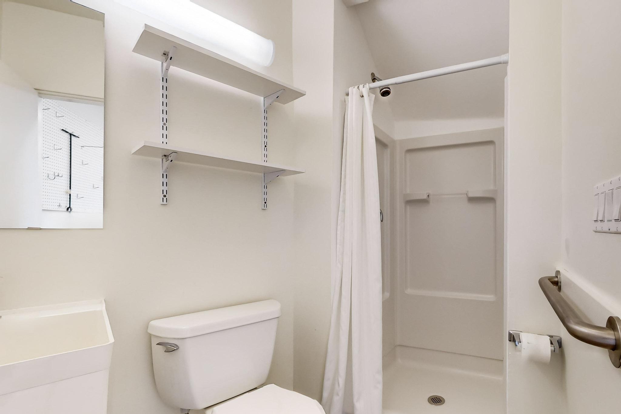 406 Camino De La Sierra NE