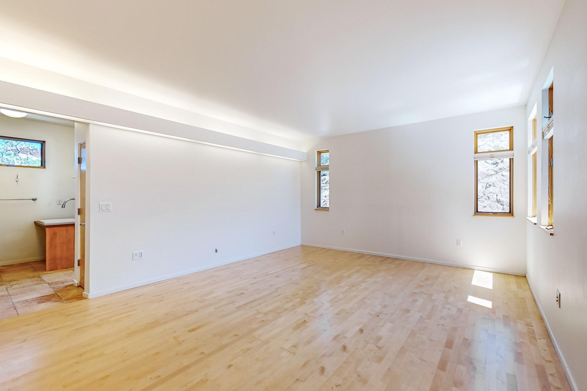 406 Camino De La Sierra NE