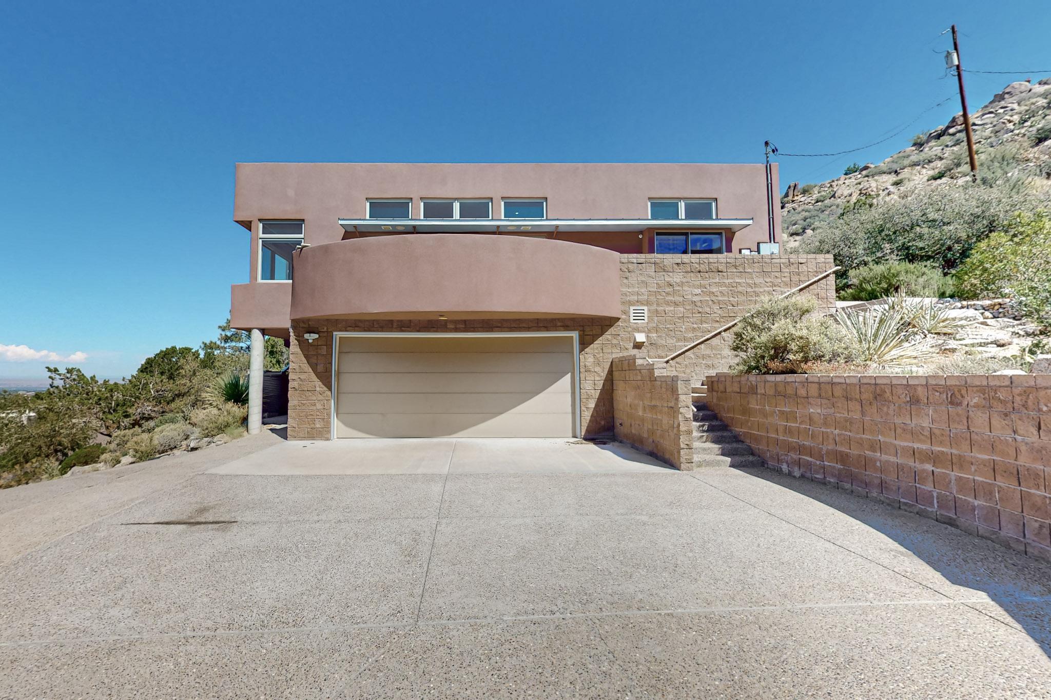 406 Camino De La Sierra NE