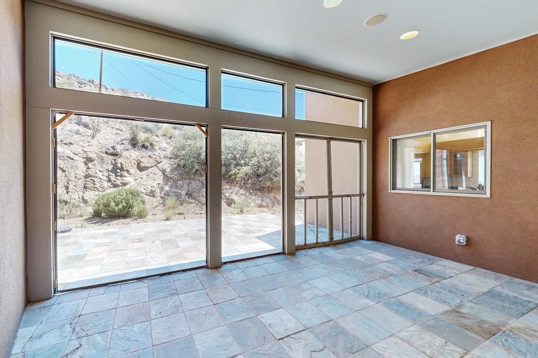 406 Camino De La Sierra NE