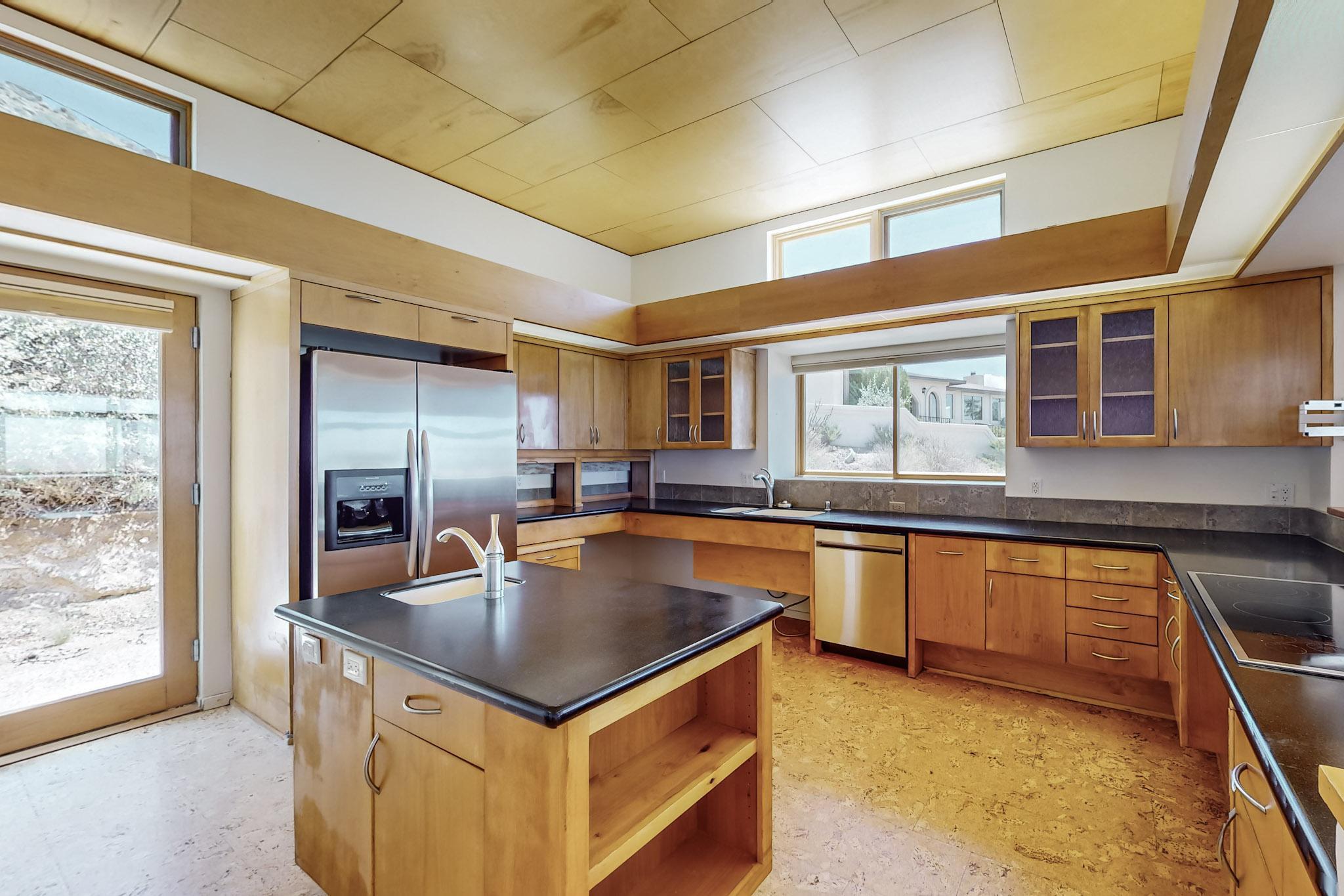 406 Camino De La Sierra NE