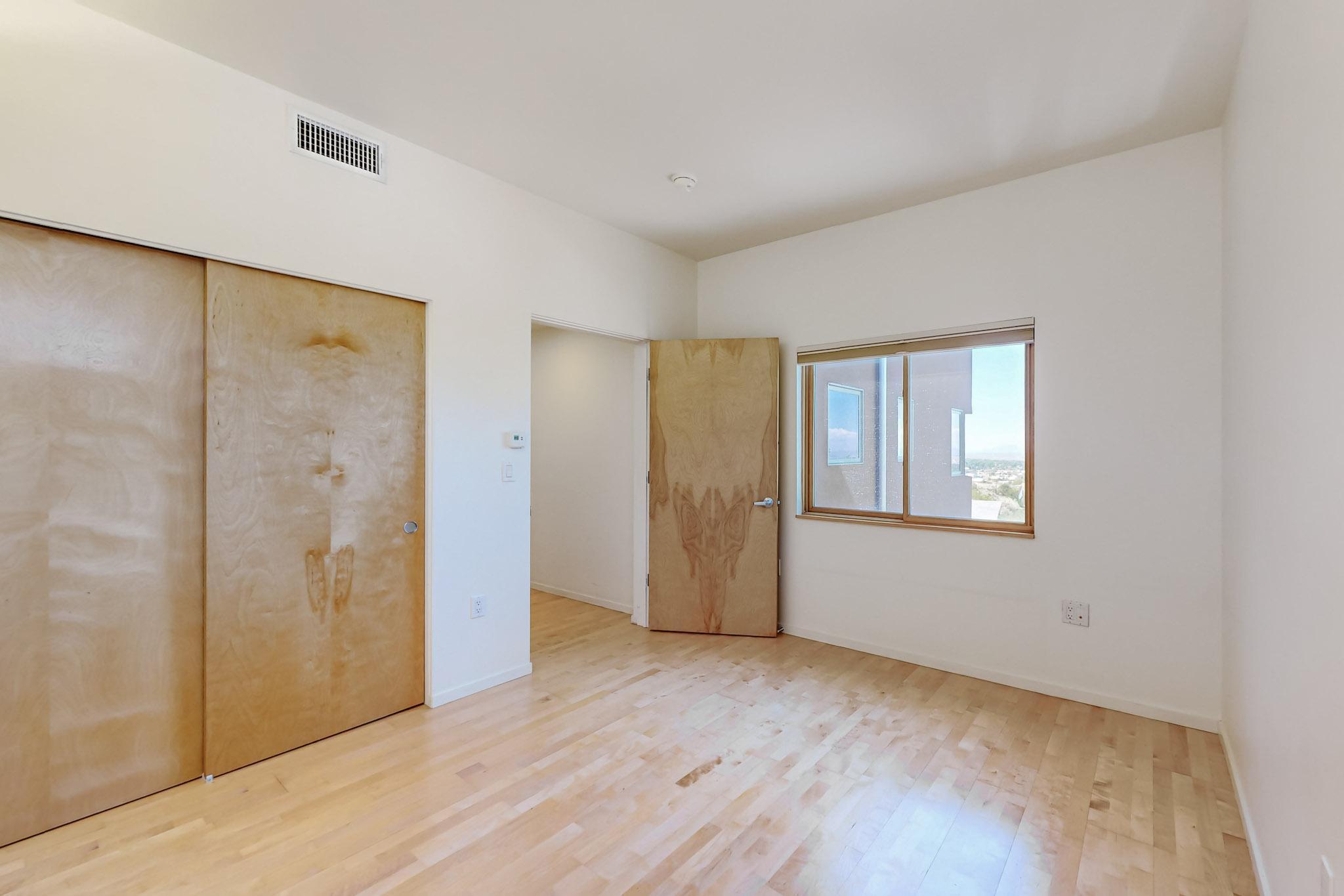 406 Camino De La Sierra NE