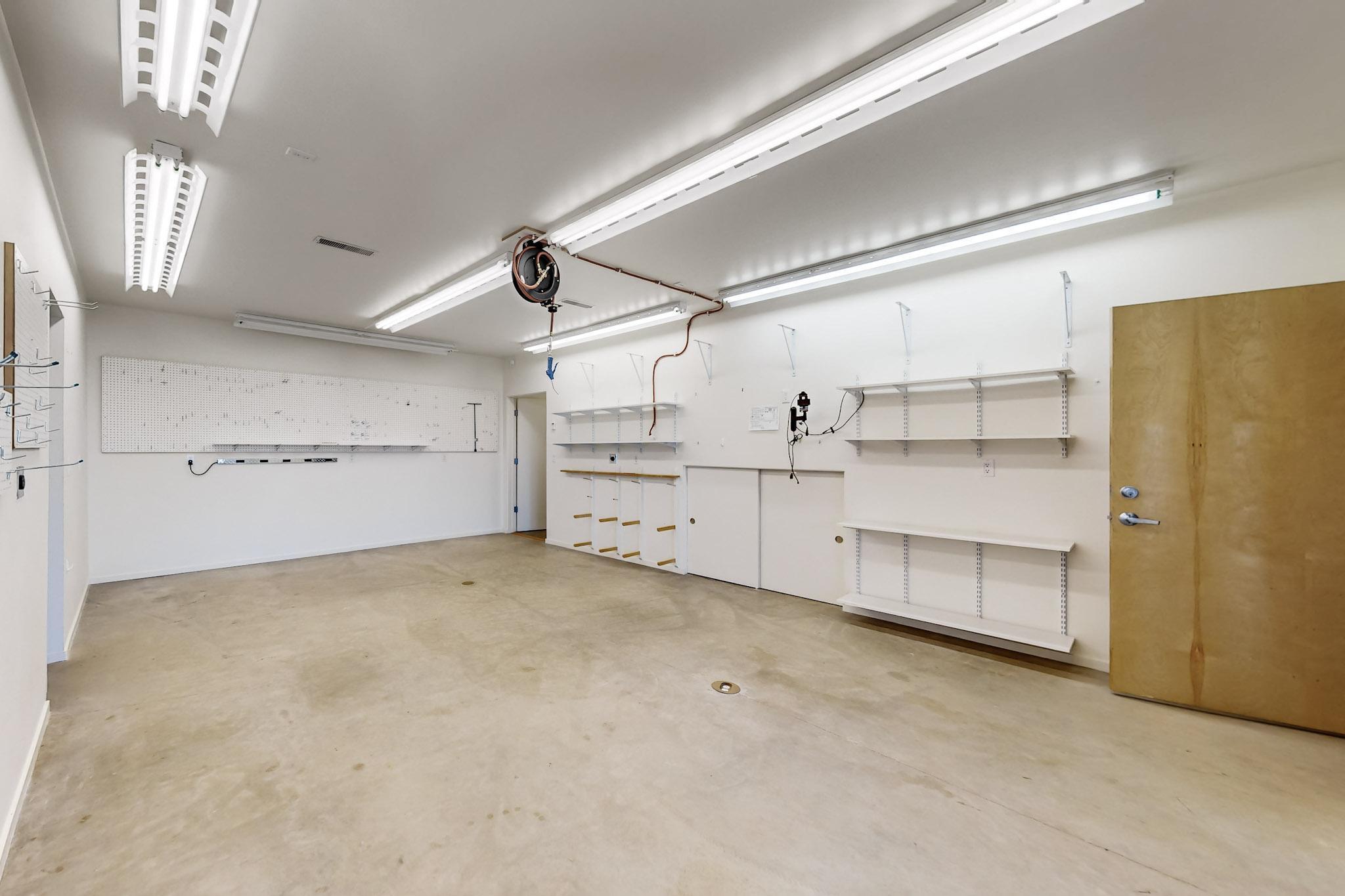 406 Camino De La Sierra NE