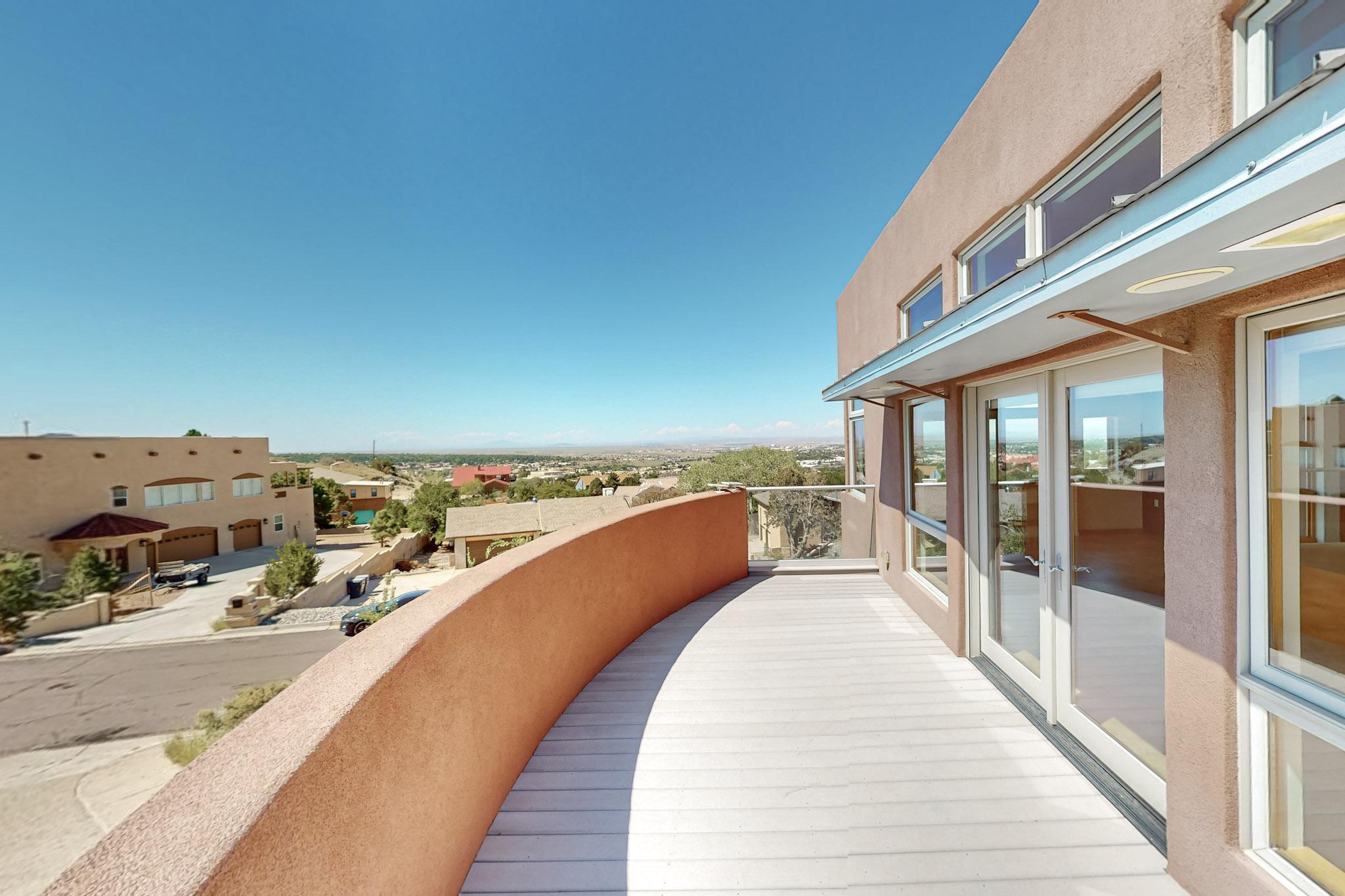 406 Camino De La Sierra NE