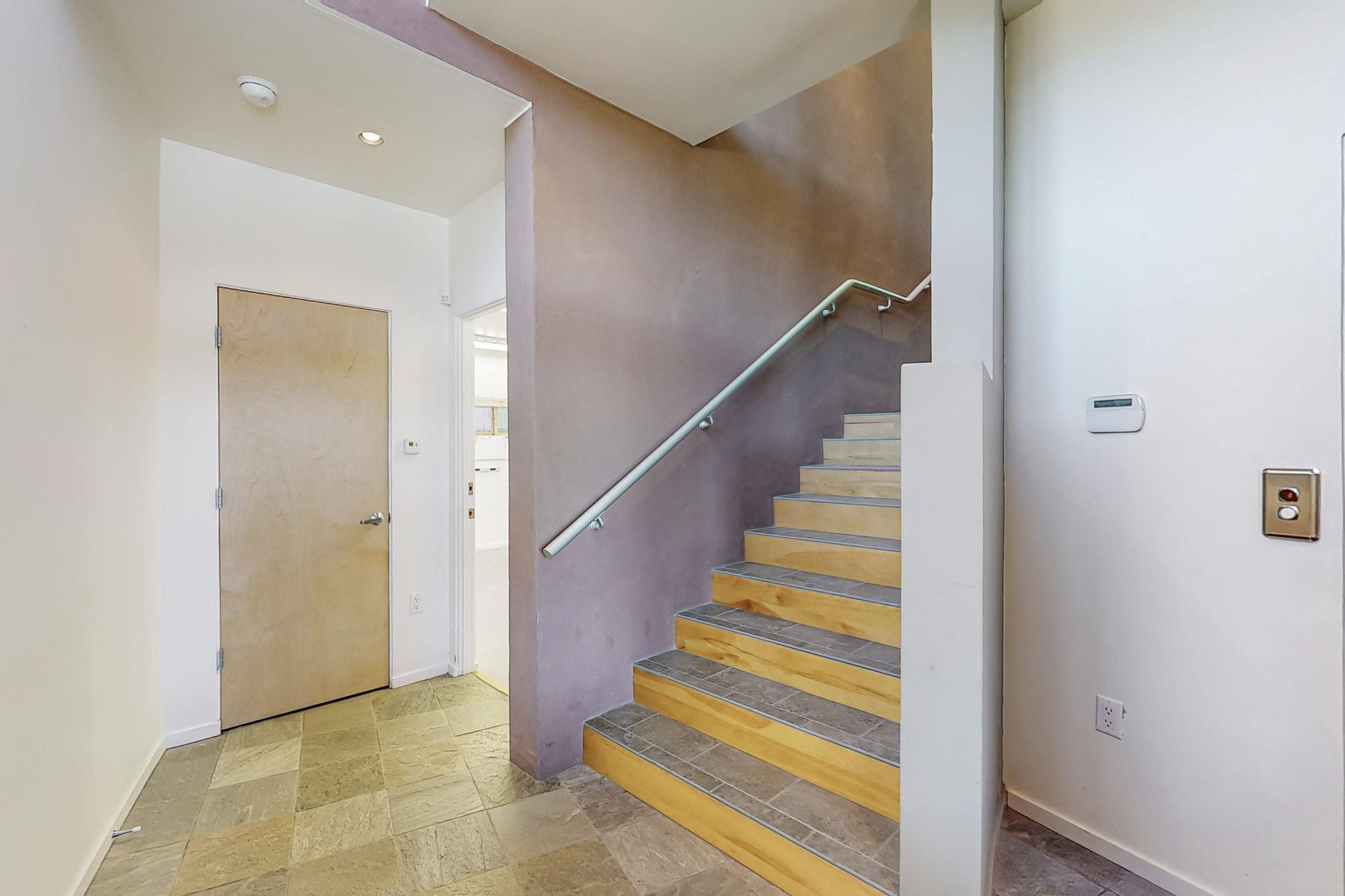 406 Camino De La Sierra NE