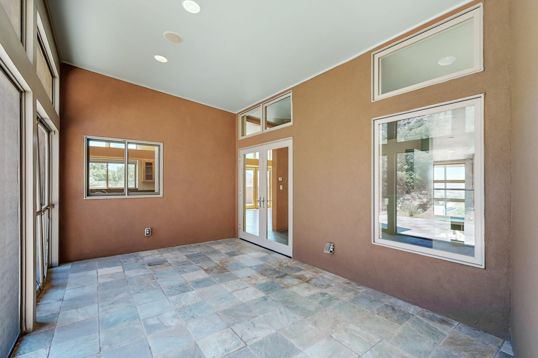 406 Camino De La Sierra NE