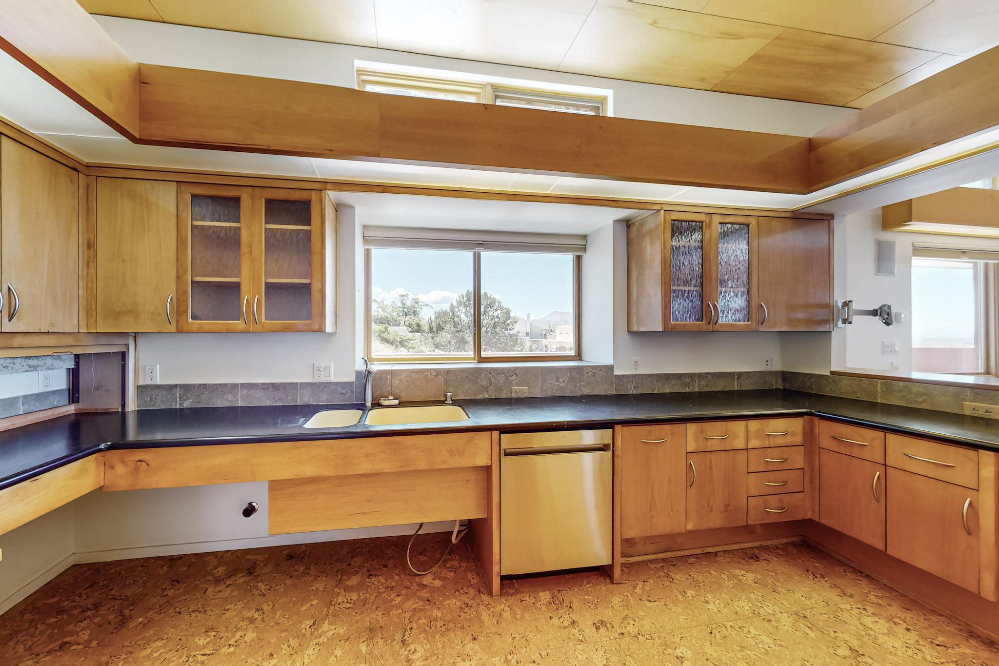 406 Camino De La Sierra NE