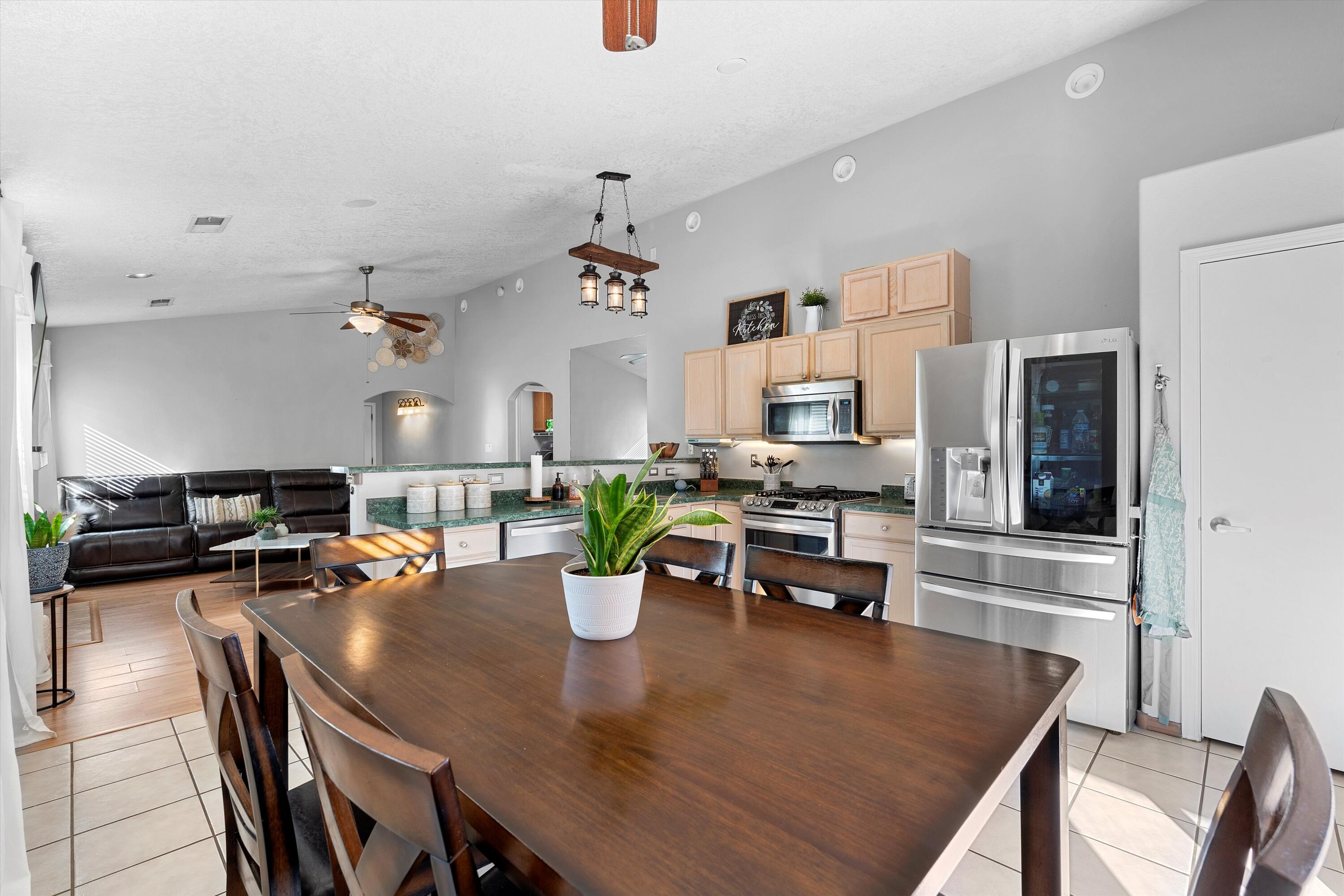 5904 NIGHT SHADOW Avenue NW