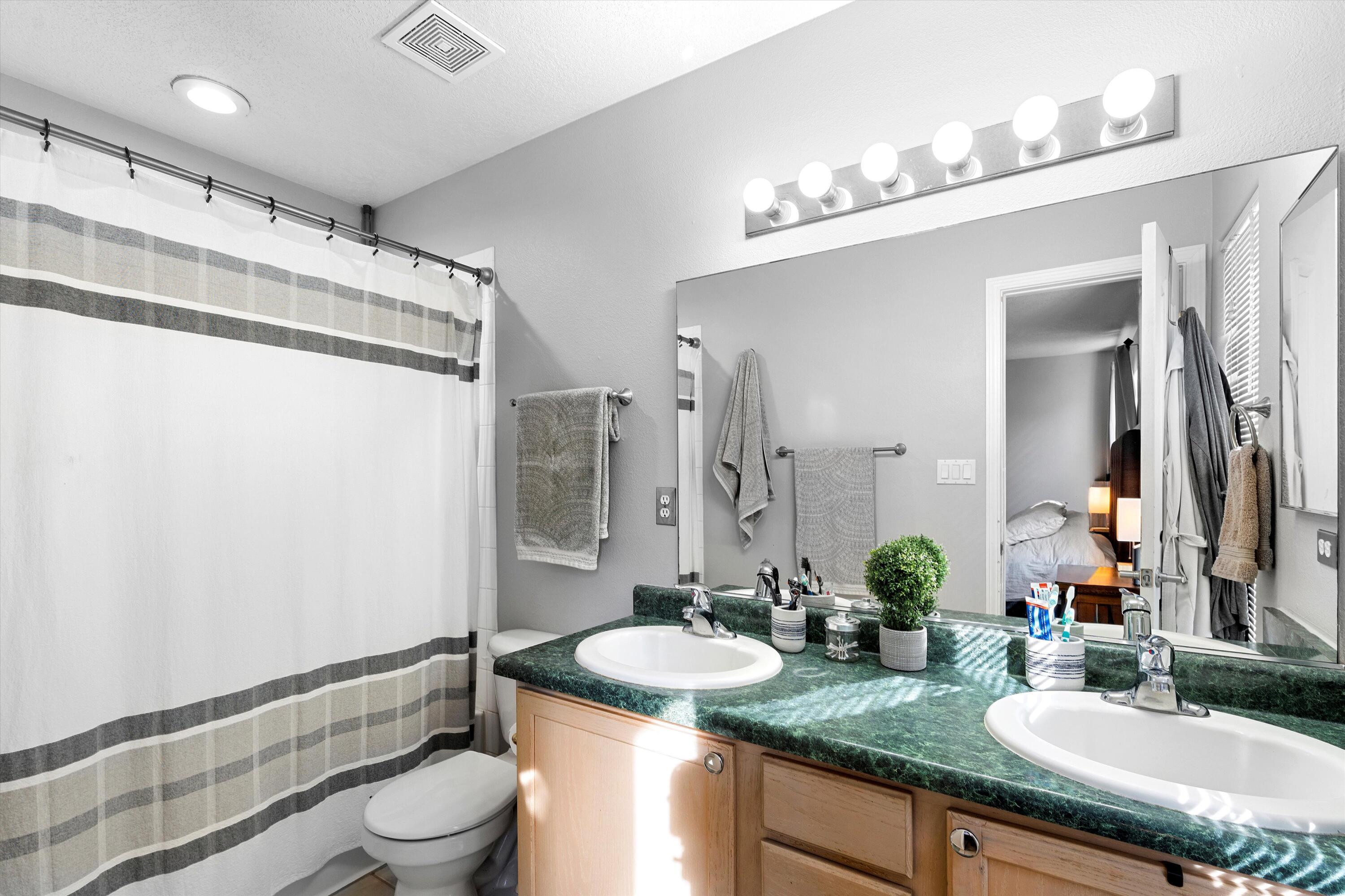 5904 NIGHT SHADOW Avenue NW