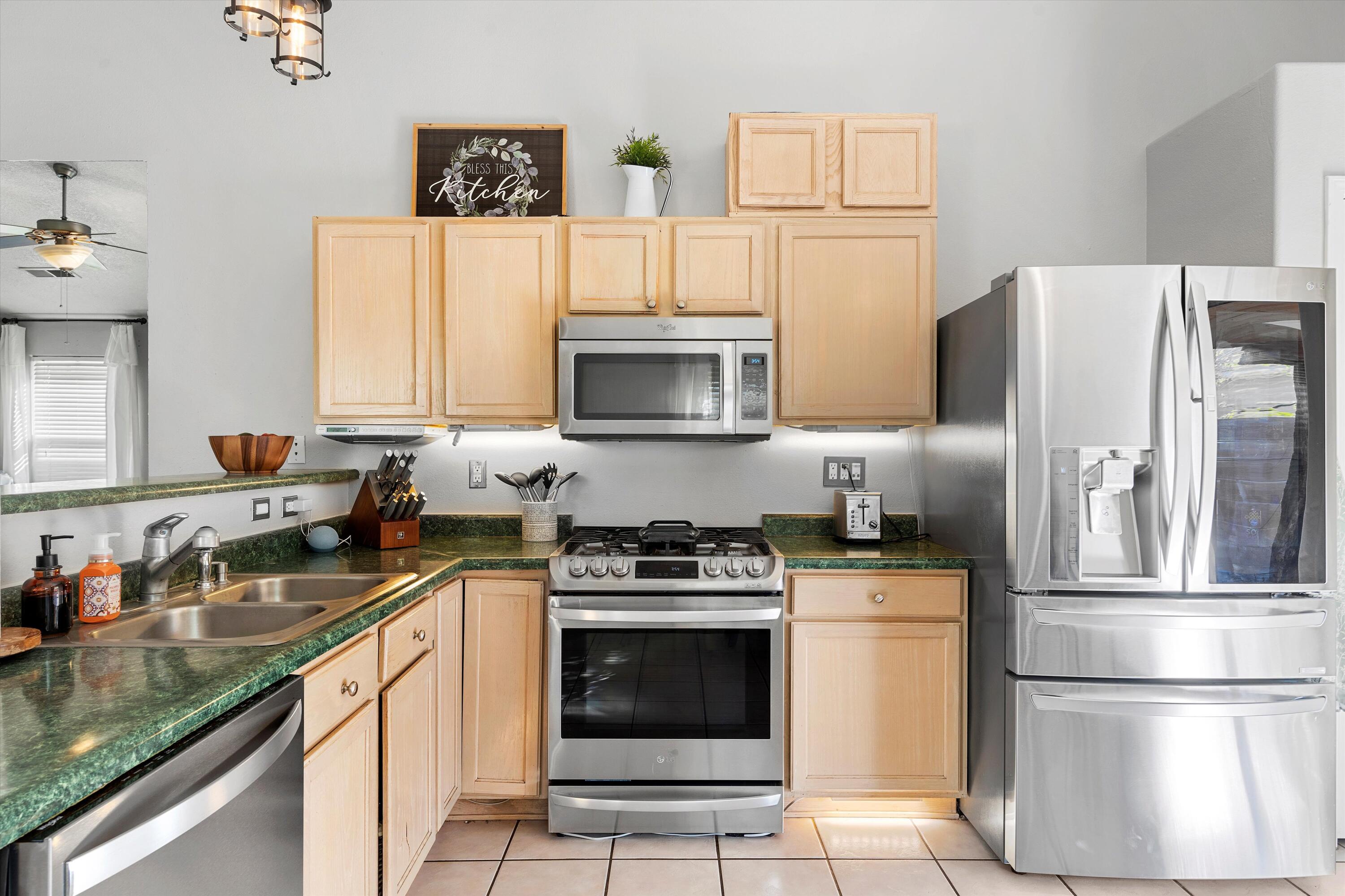 5904 NIGHT SHADOW Avenue NW