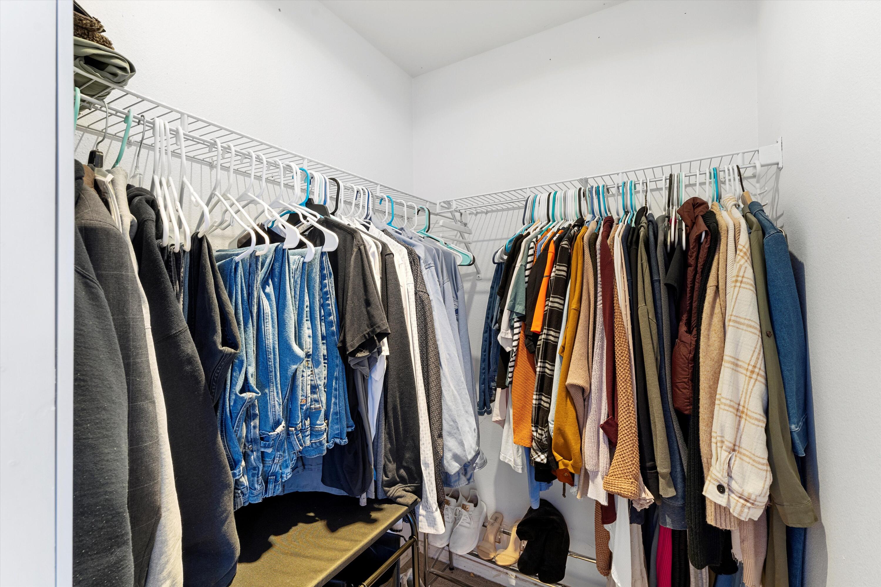 5904 NIGHT SHADOW Avenue NW