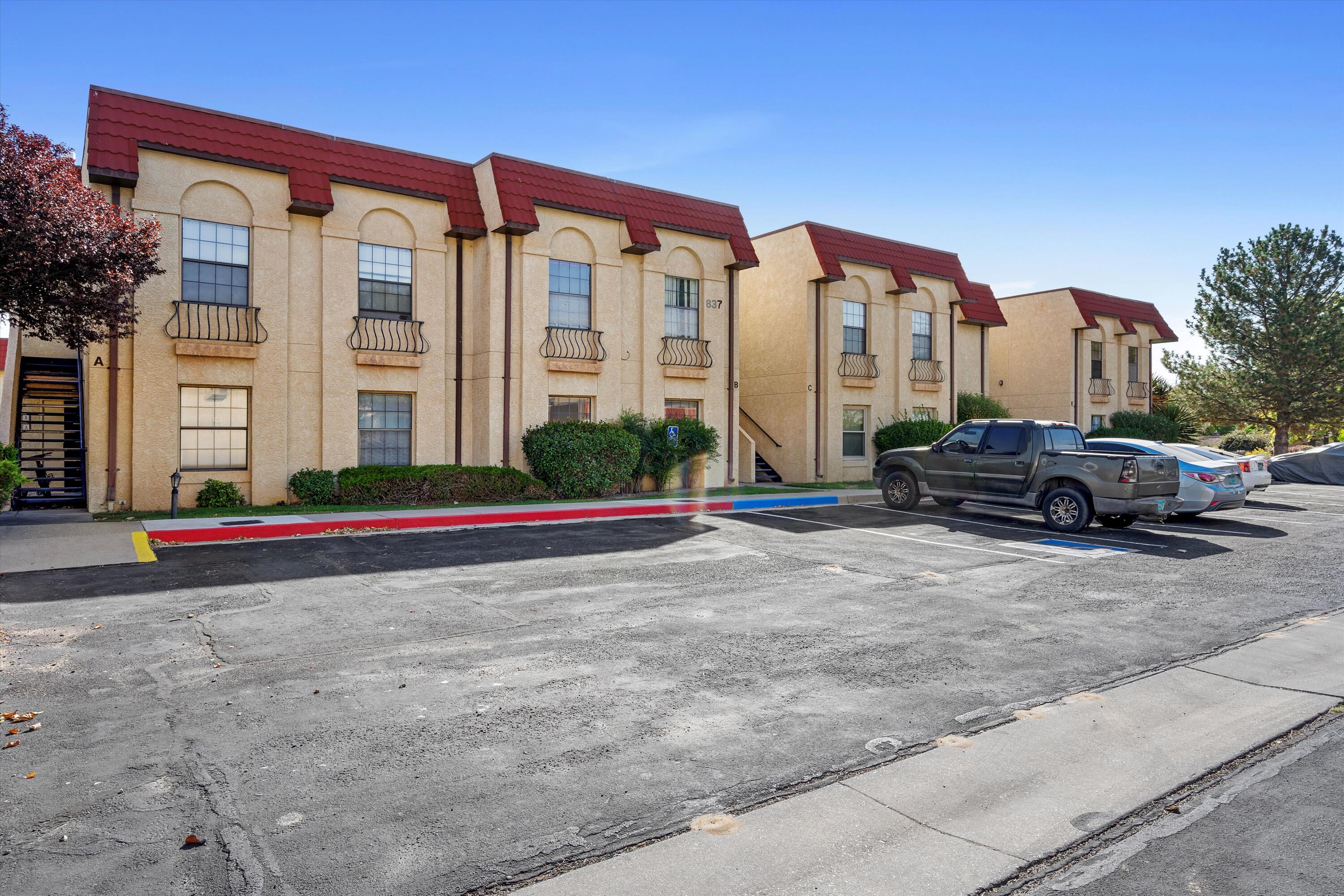 837 COUNTRY CLUB Drive SE 1-B