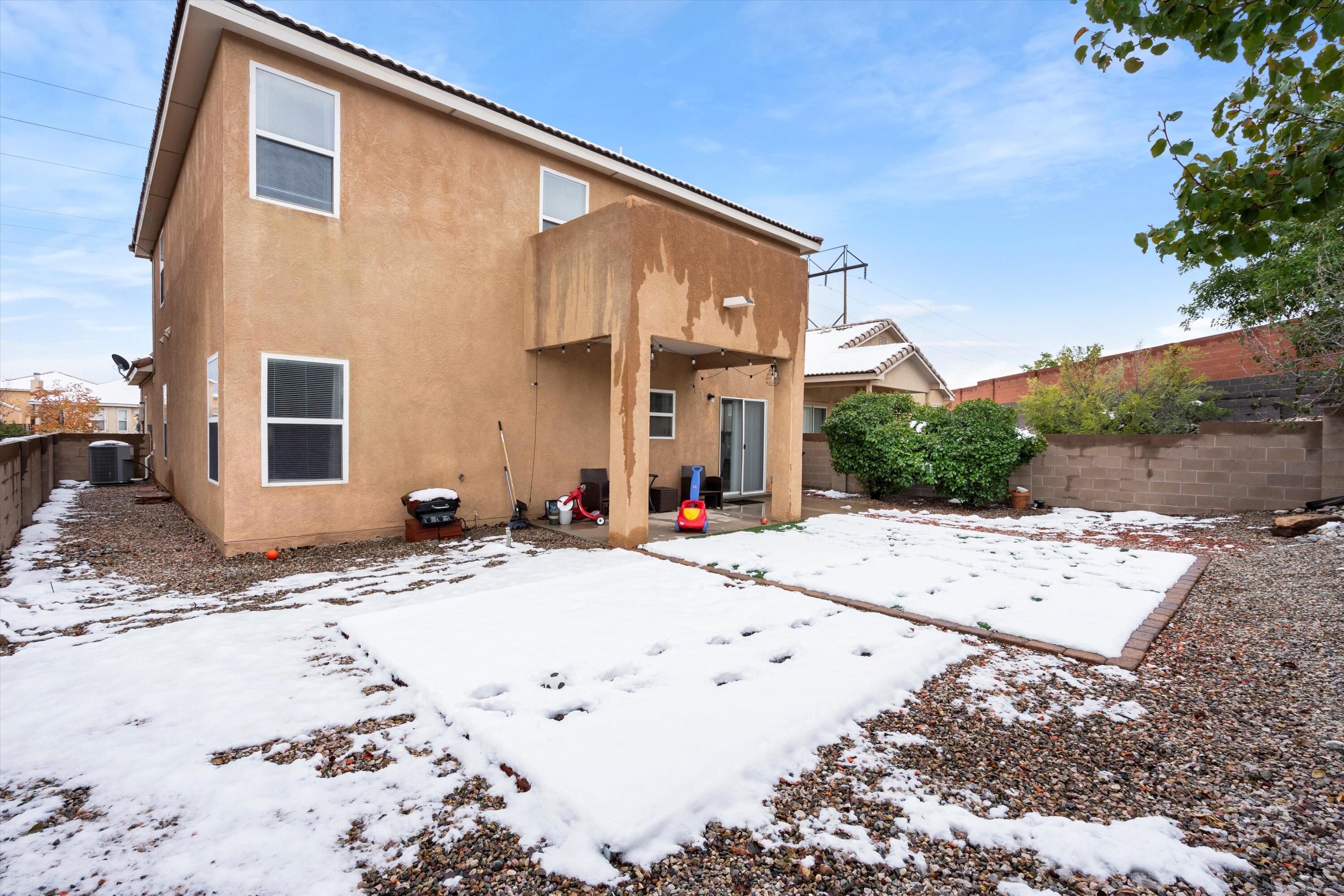 984 MOLTEN Place NW