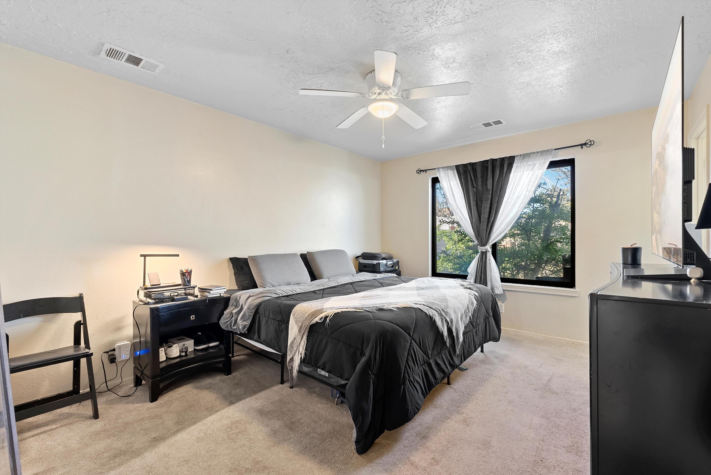 695 POLARIS Boulevard SE