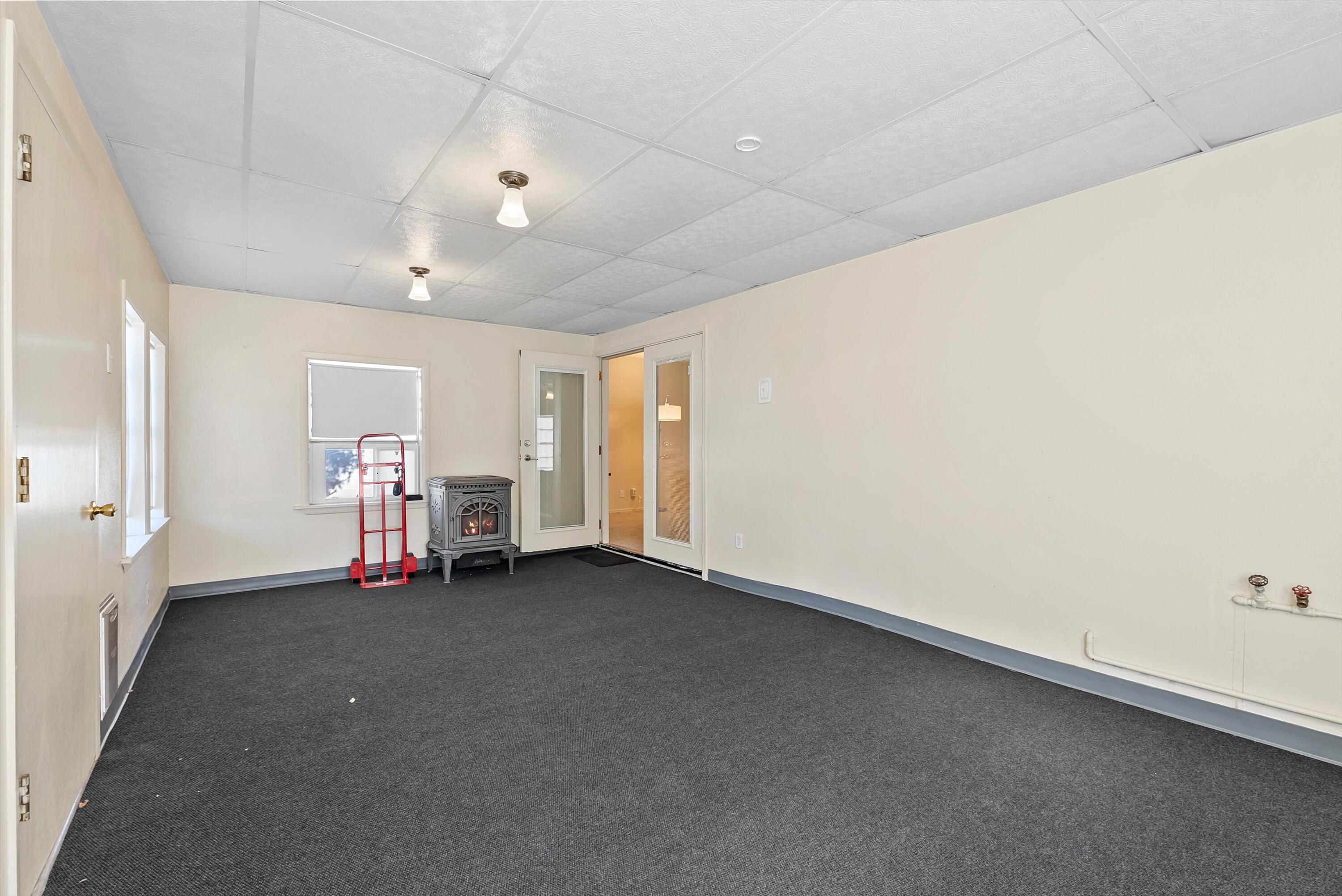 695 POLARIS Boulevard SE