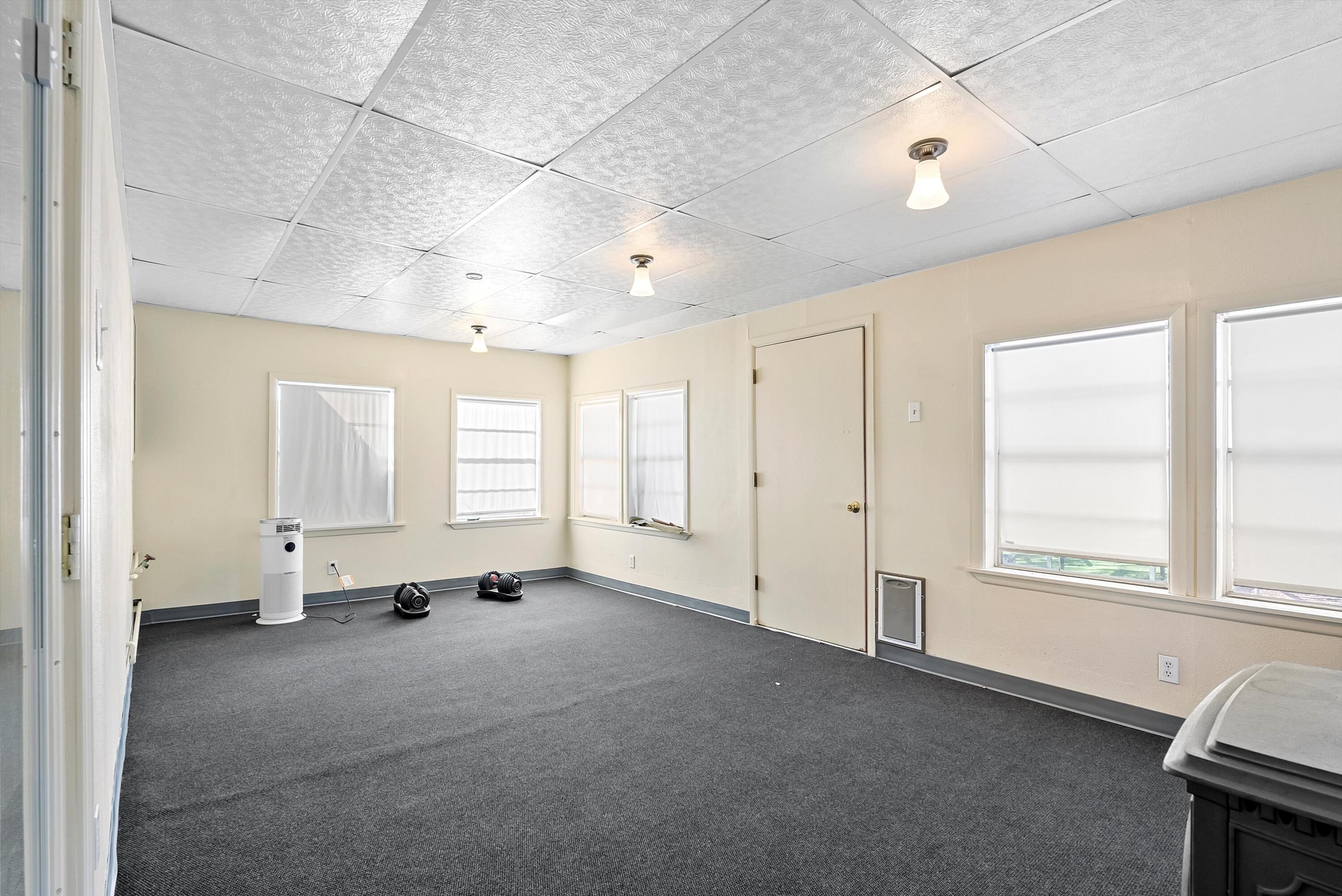 695 POLARIS Boulevard SE