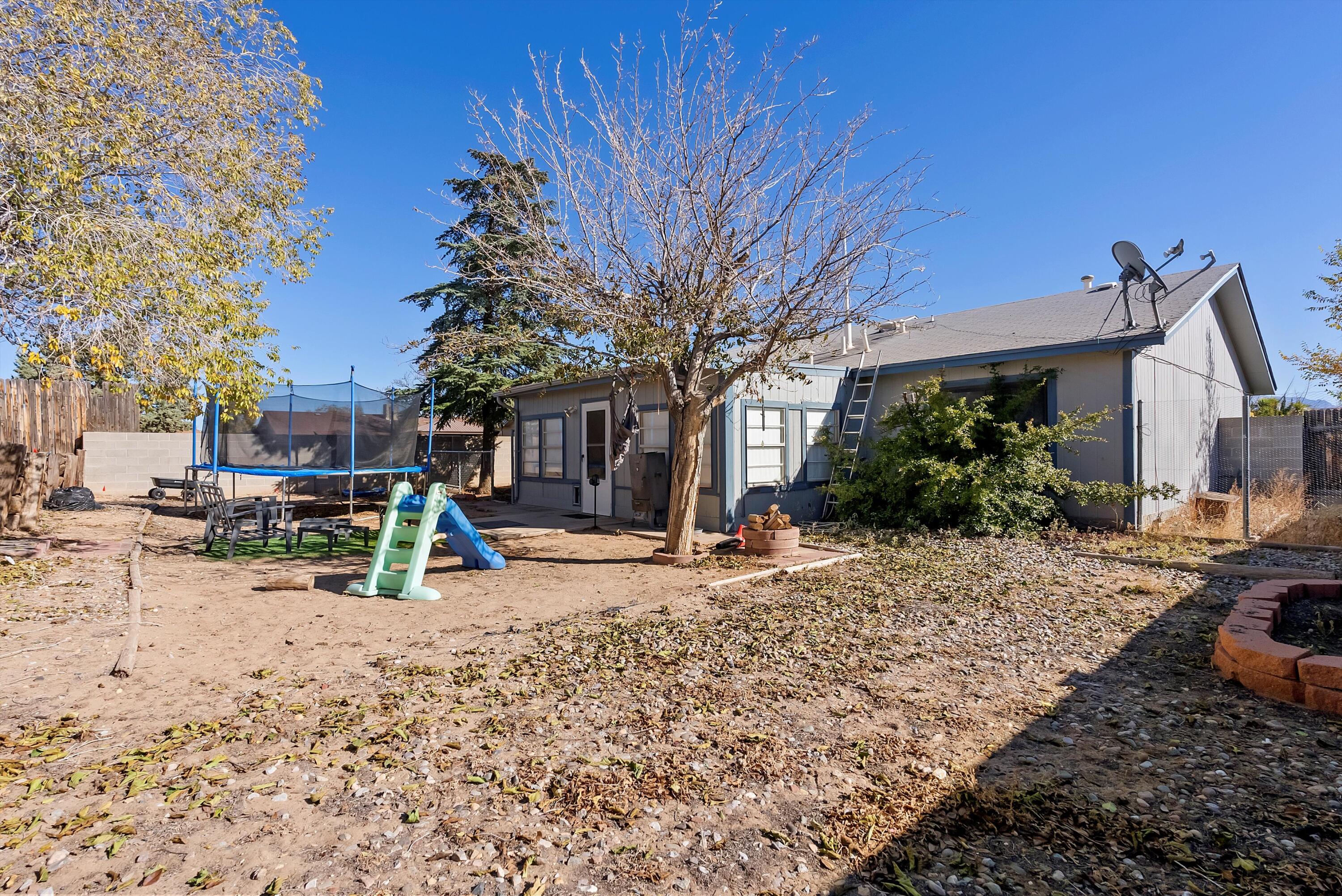695 POLARIS Boulevard SE