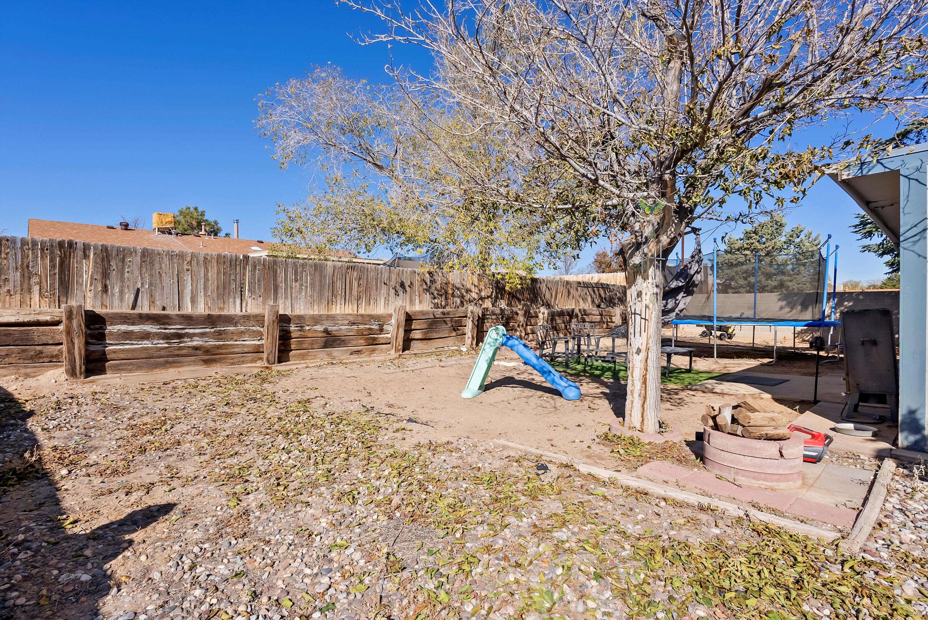 695 POLARIS Boulevard SE