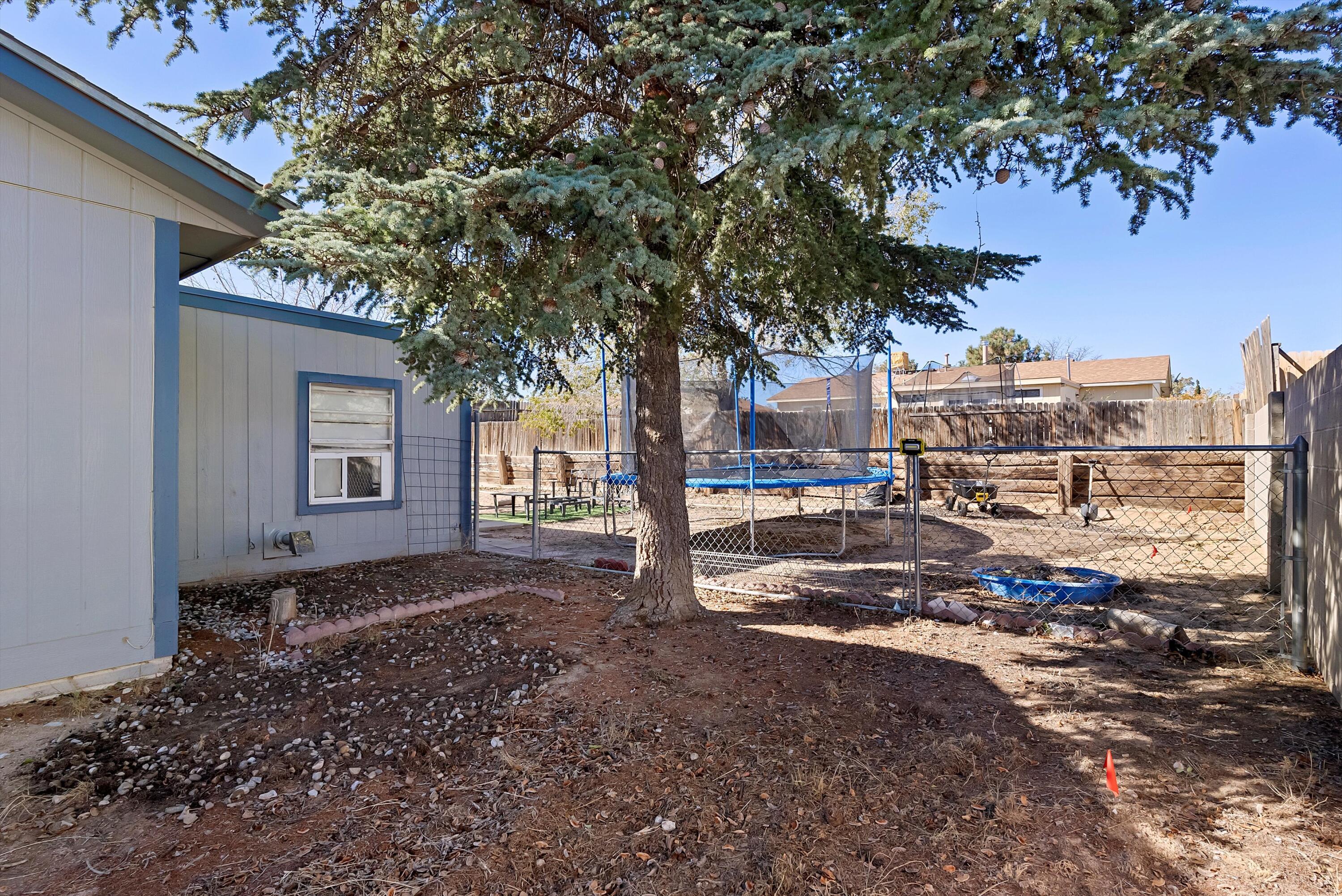 695 POLARIS Boulevard SE