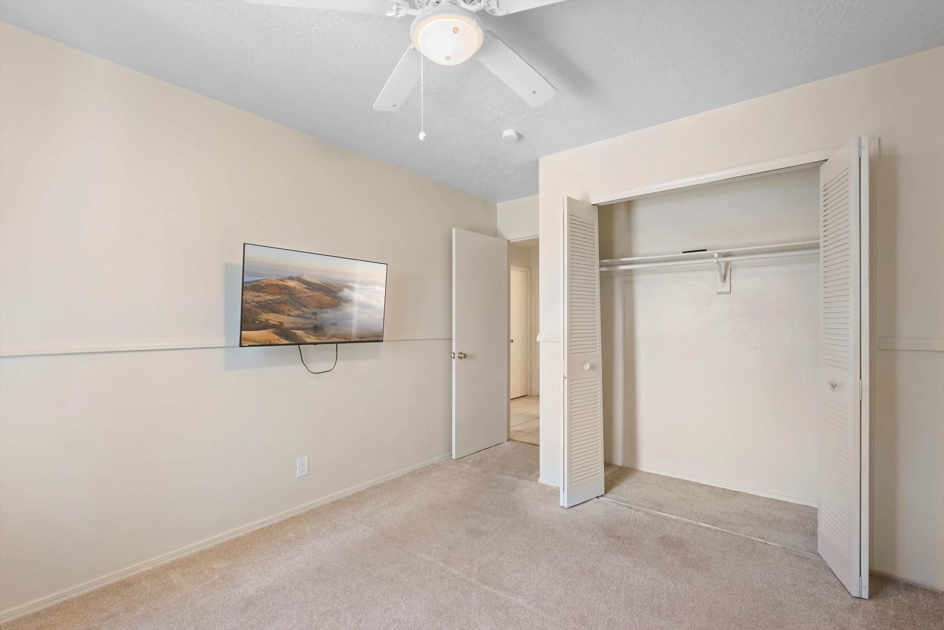 695 POLARIS Boulevard SE