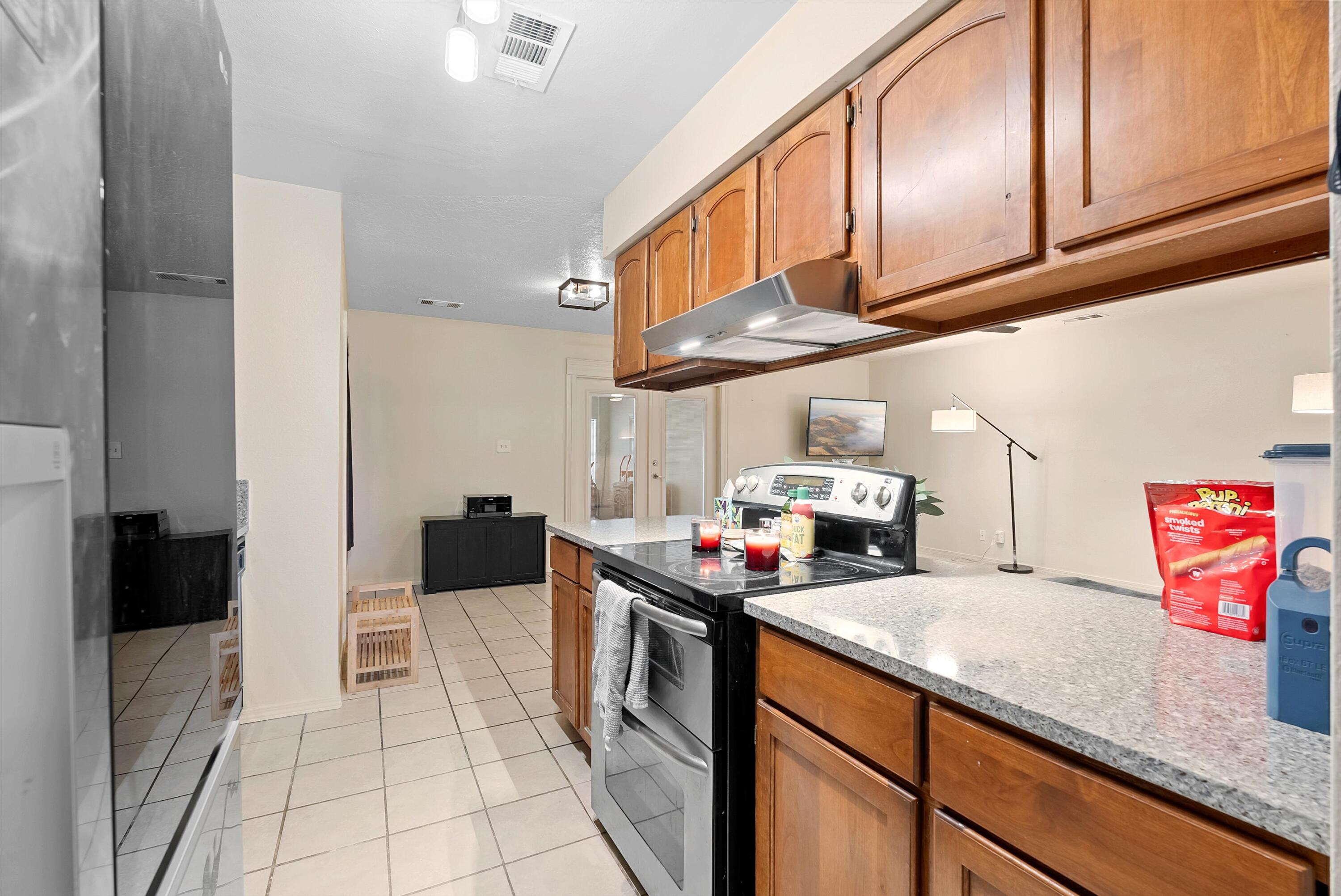 695 POLARIS Boulevard SE