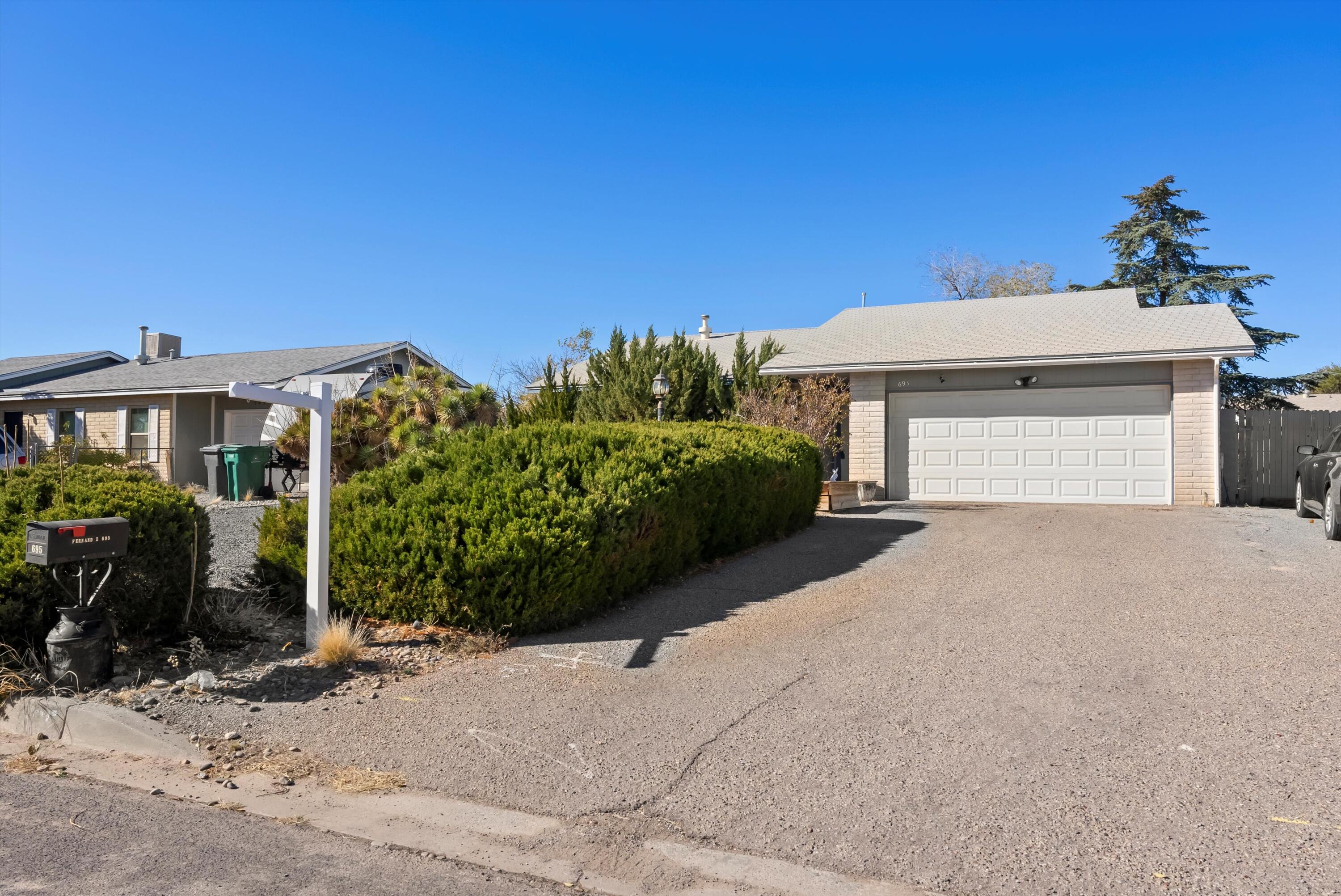 695 POLARIS Boulevard SE