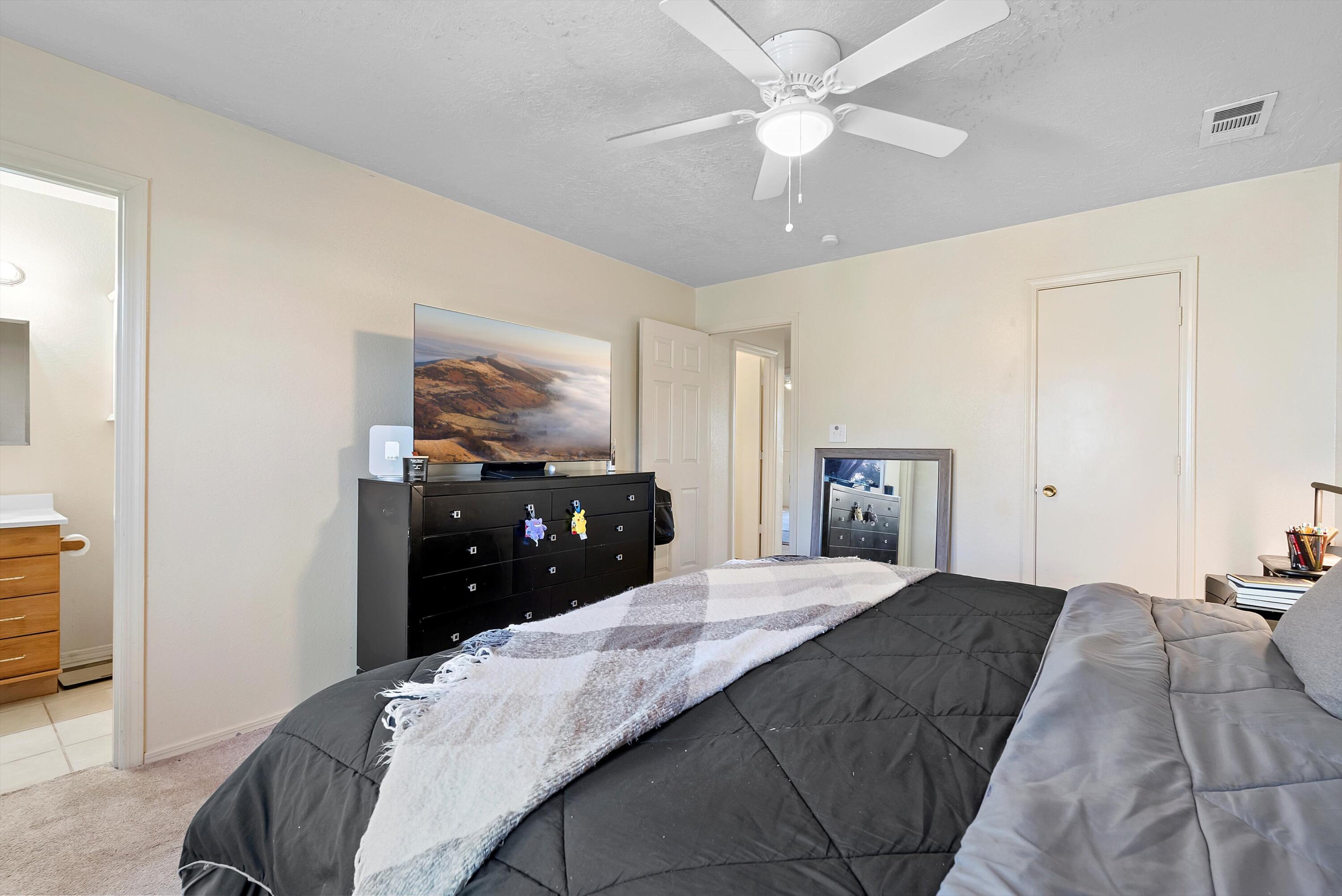 695 POLARIS Boulevard SE
