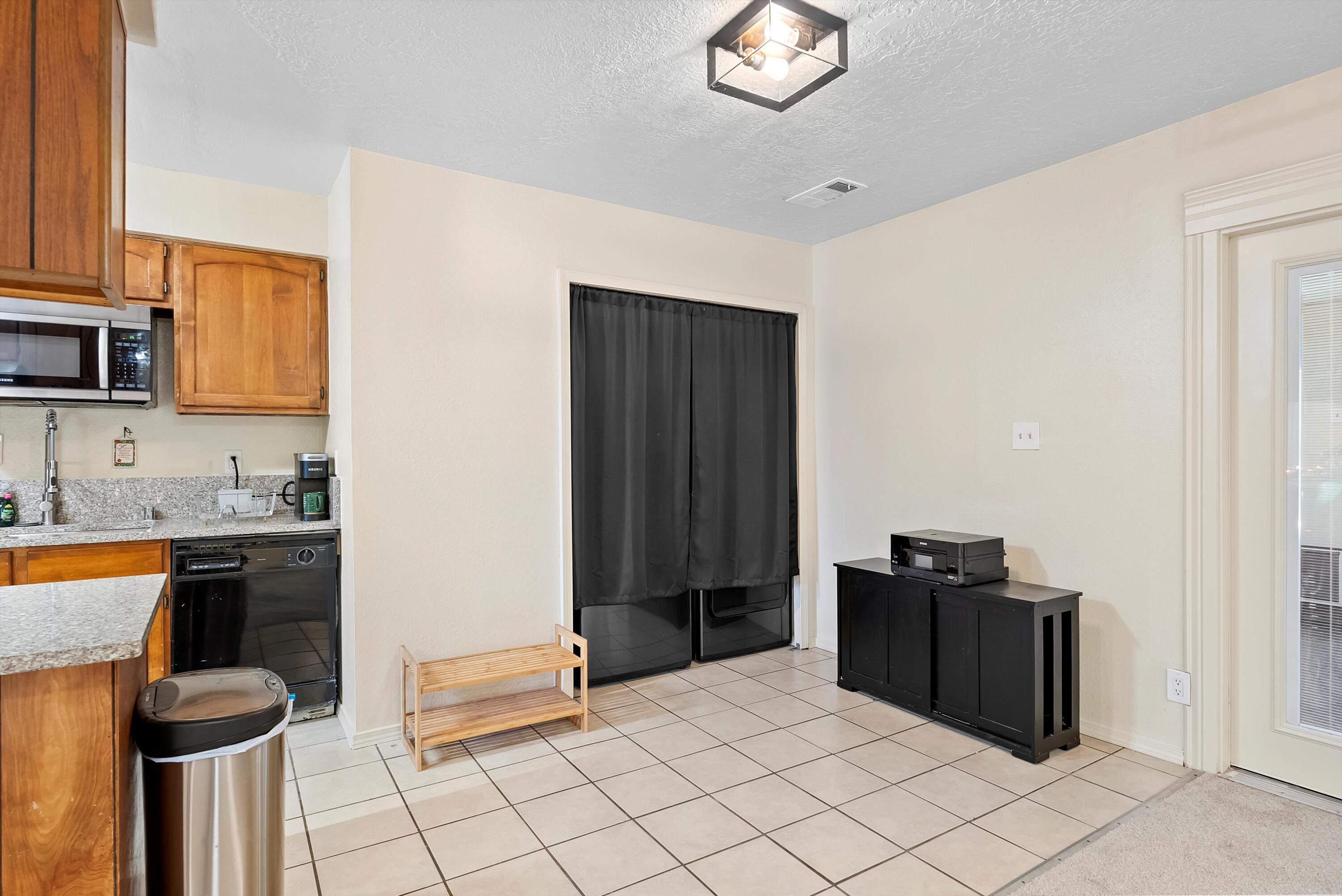 695 POLARIS Boulevard SE