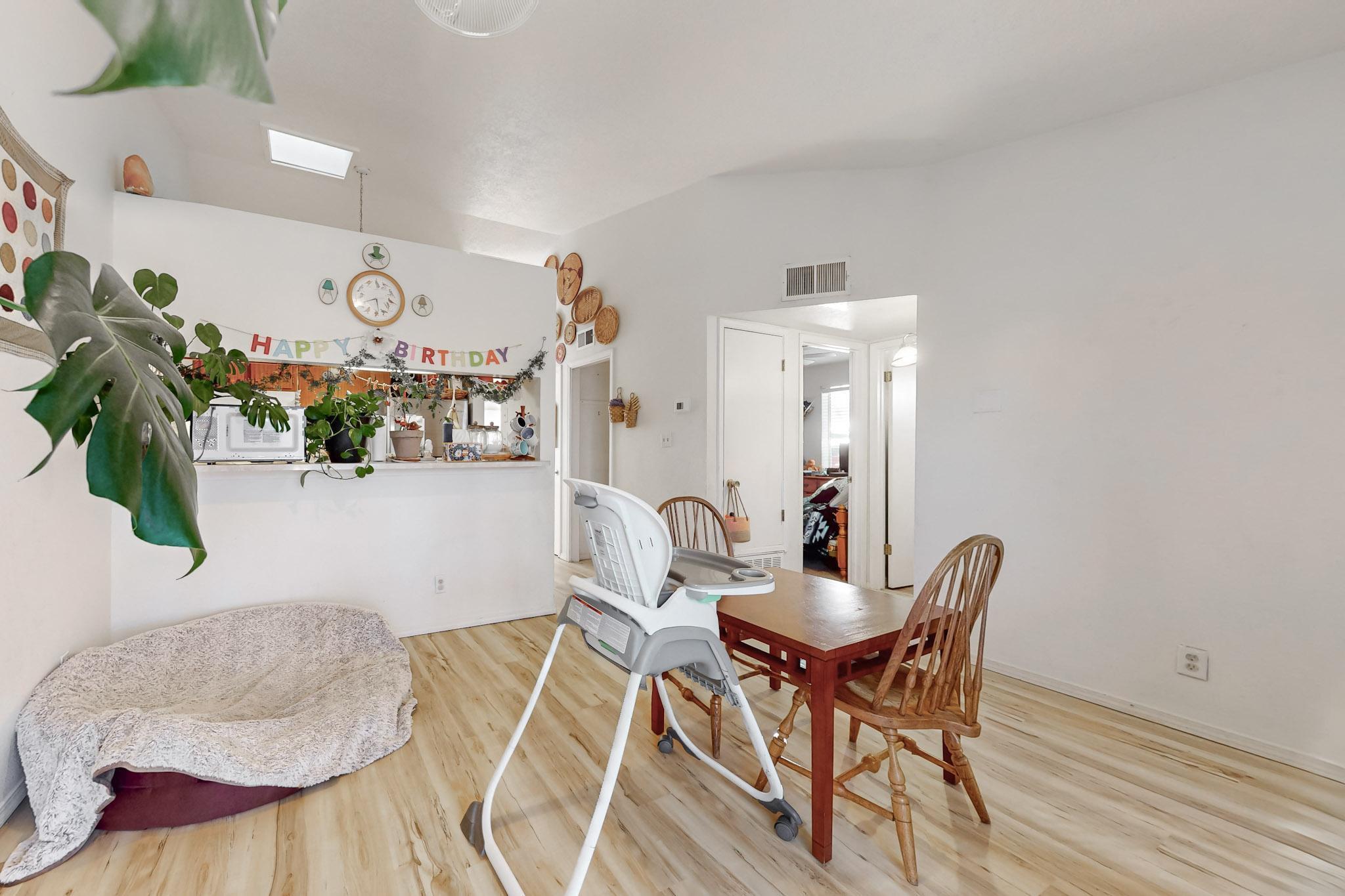 6523 AZUELO Avenue NW