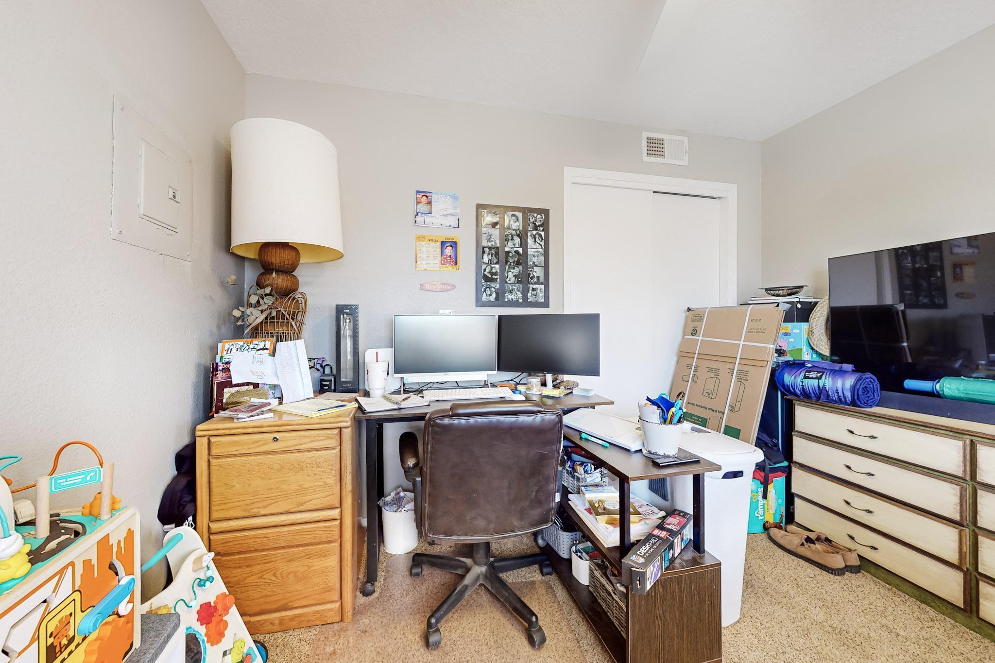 6523 AZUELO Avenue NW