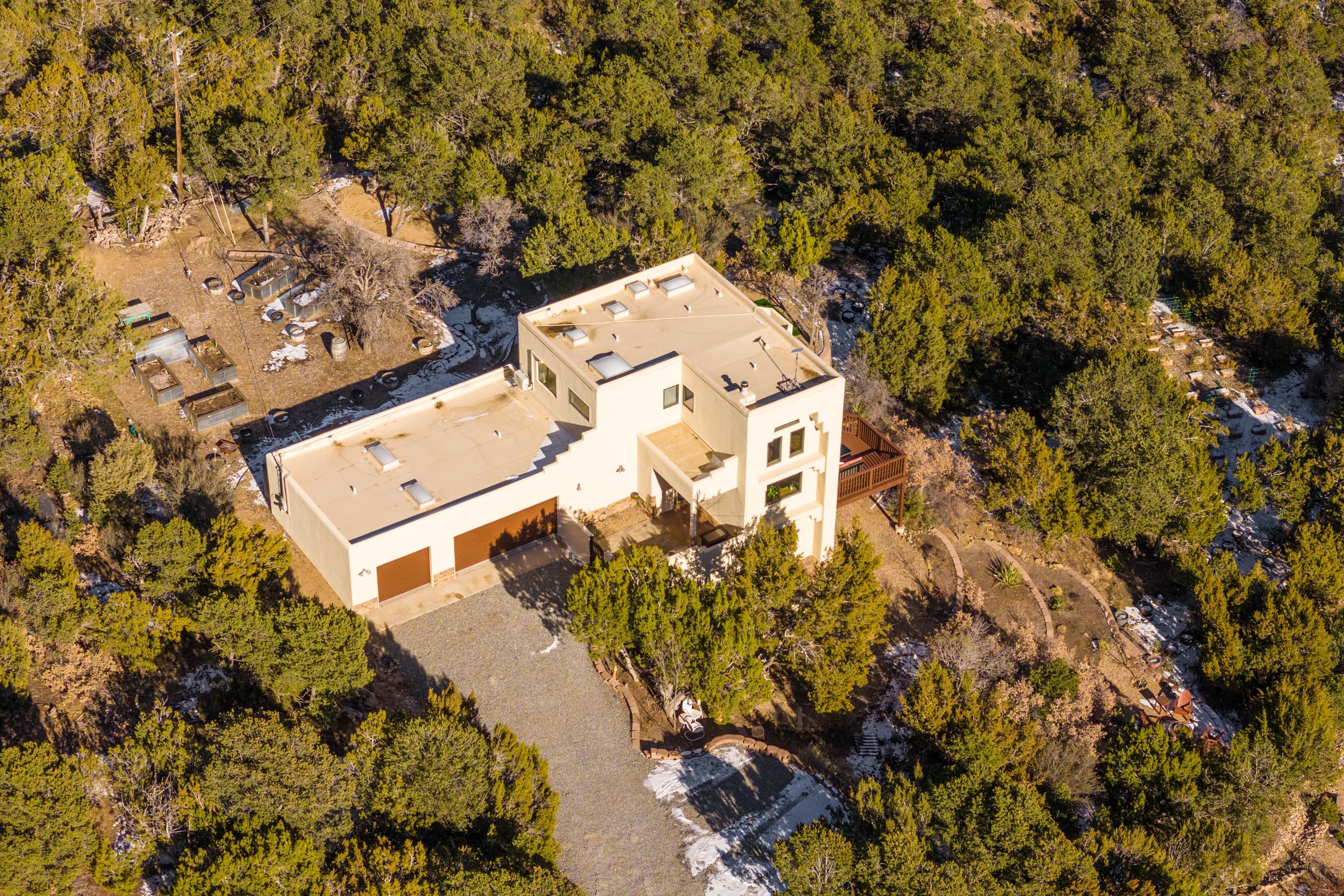 2 Snowcap Court