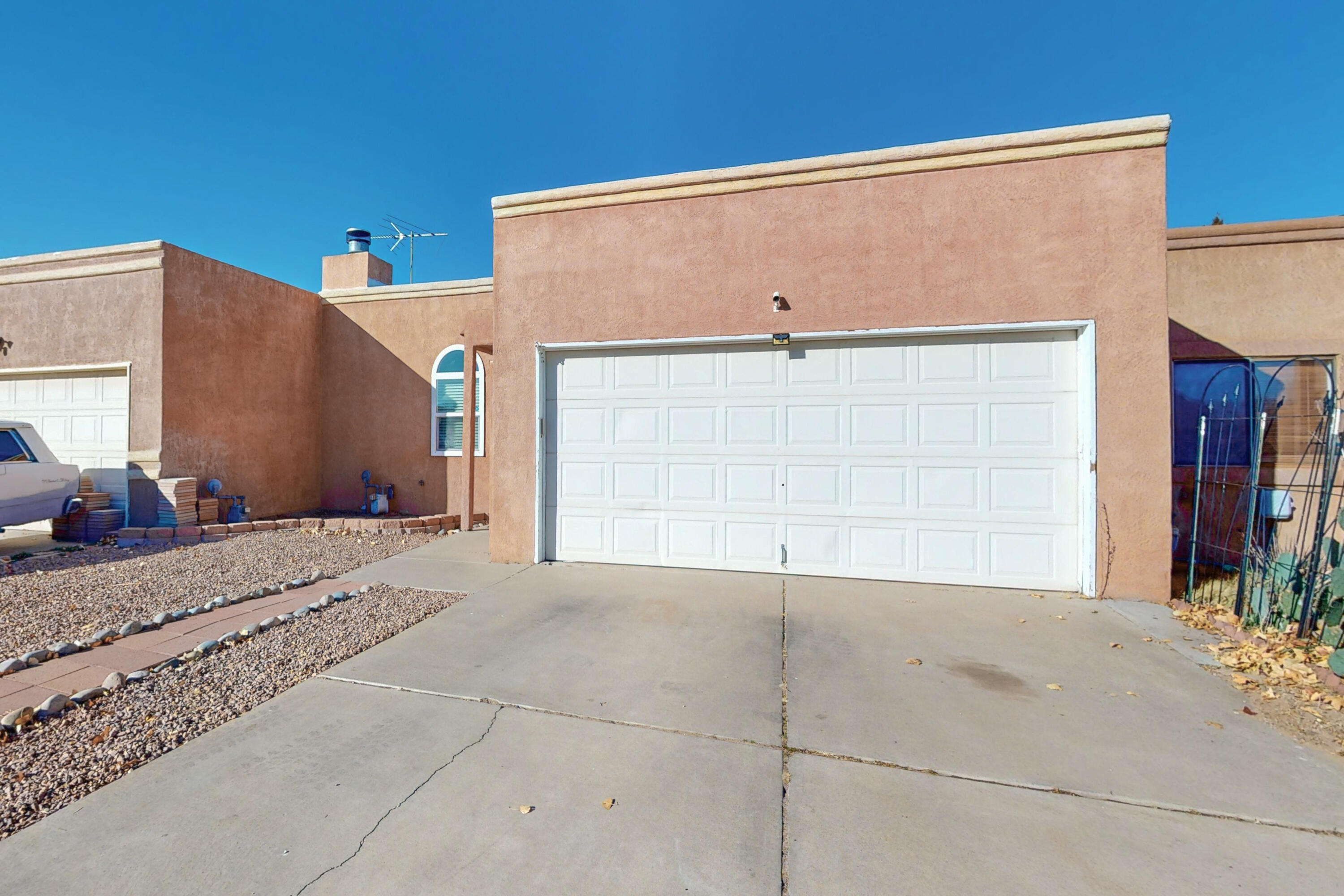 6805 CLEGHORN Road NW