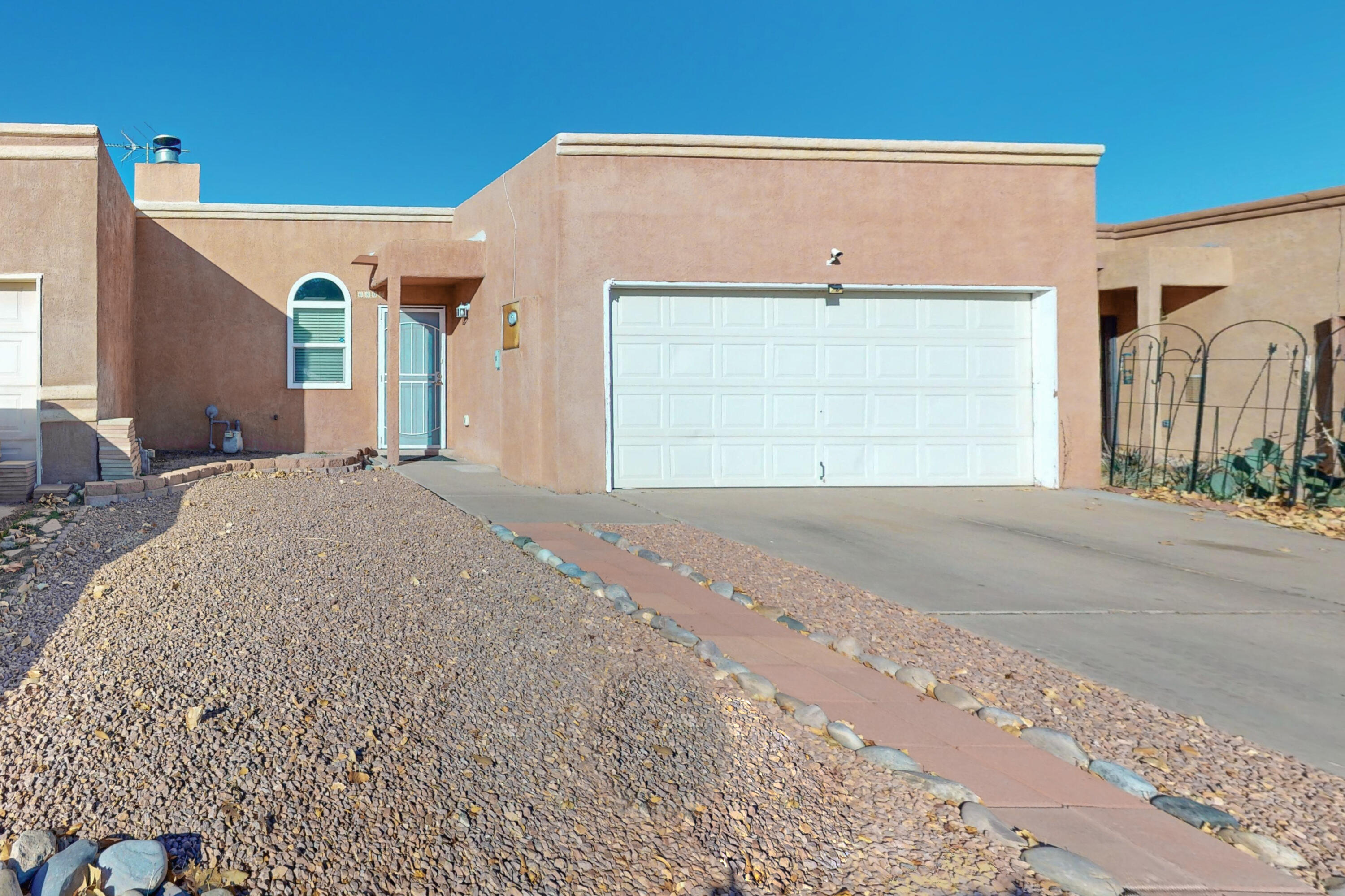 6805 CLEGHORN Road NW