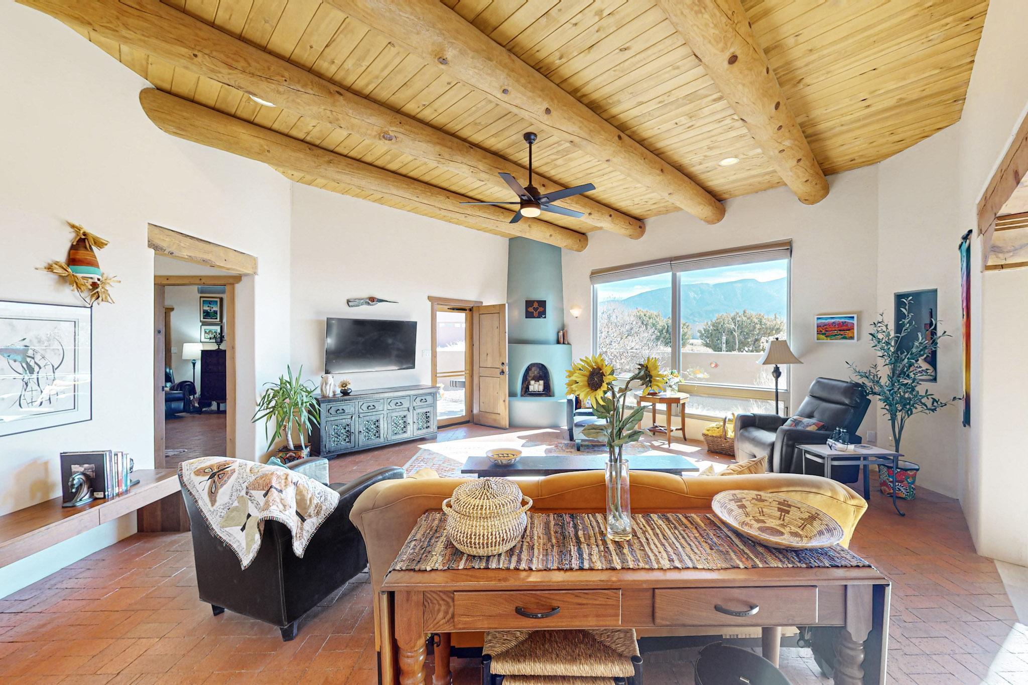 15 DESERT MOUNTAIN Road