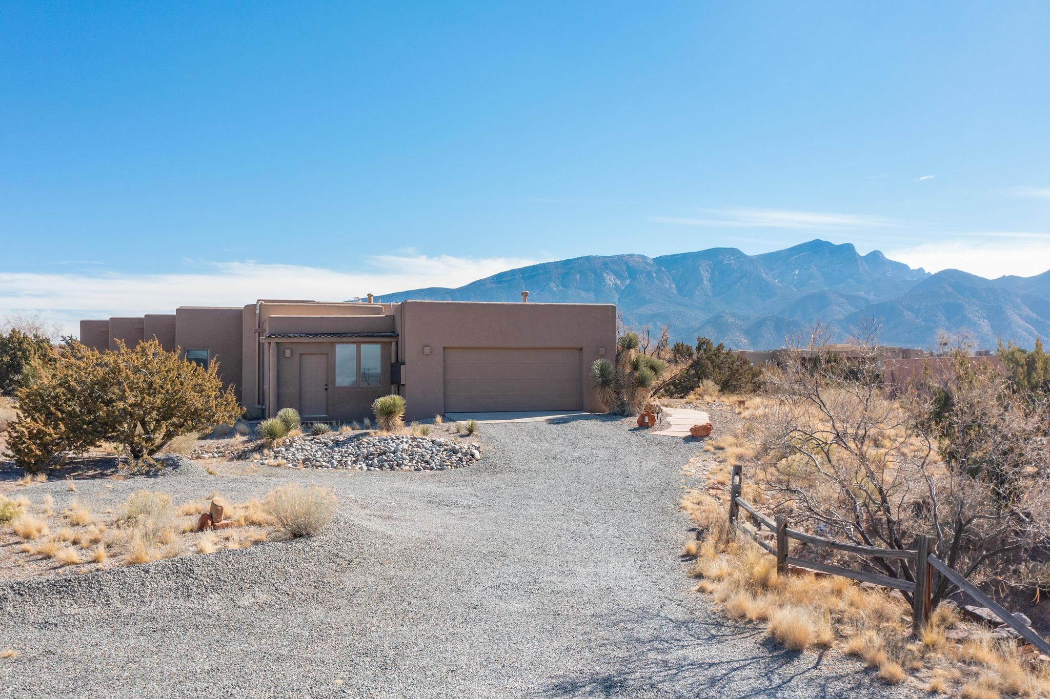 15 DESERT MOUNTAIN Road