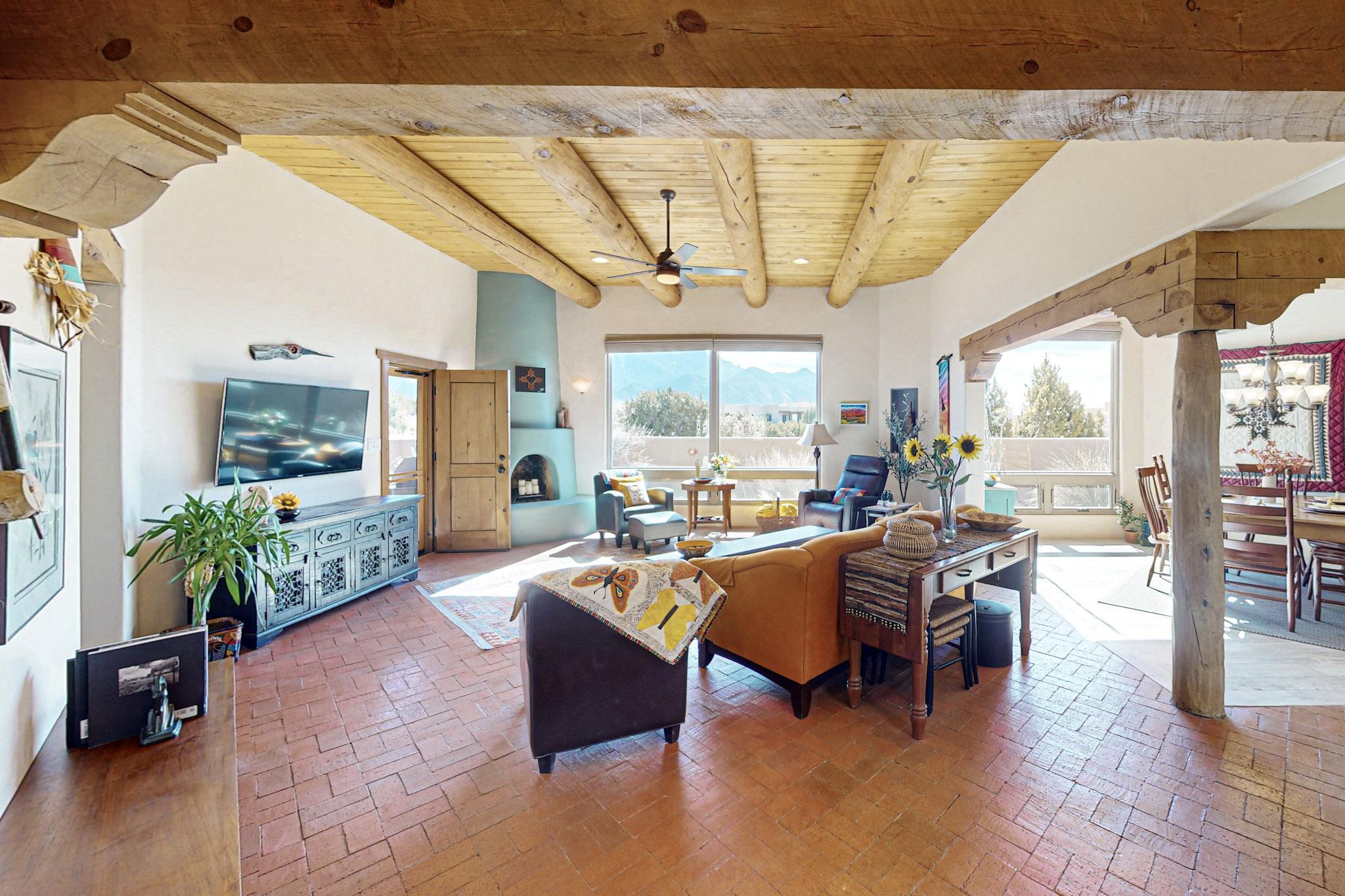 15 DESERT MOUNTAIN Road