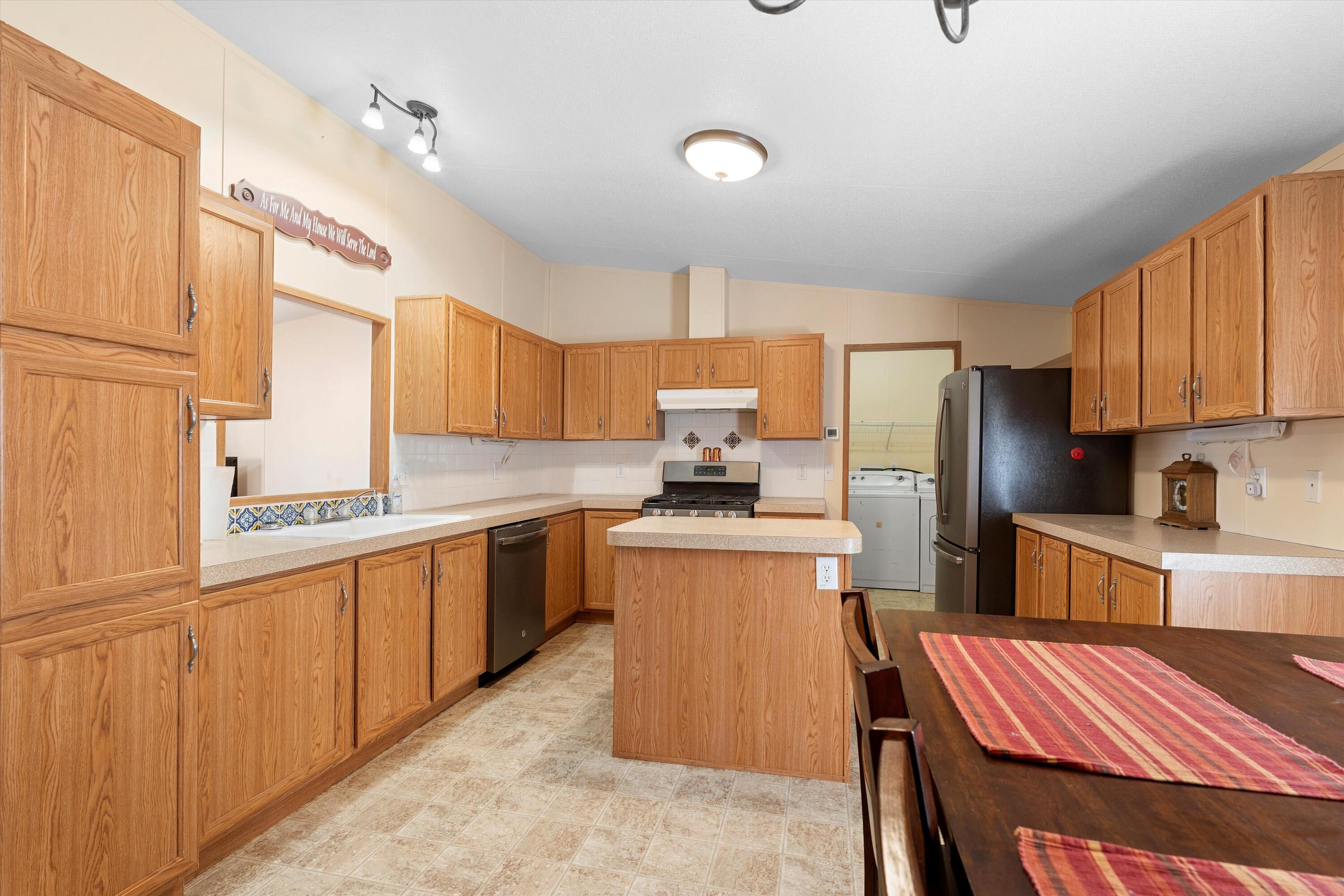 2025 E JEMEZ Road 233