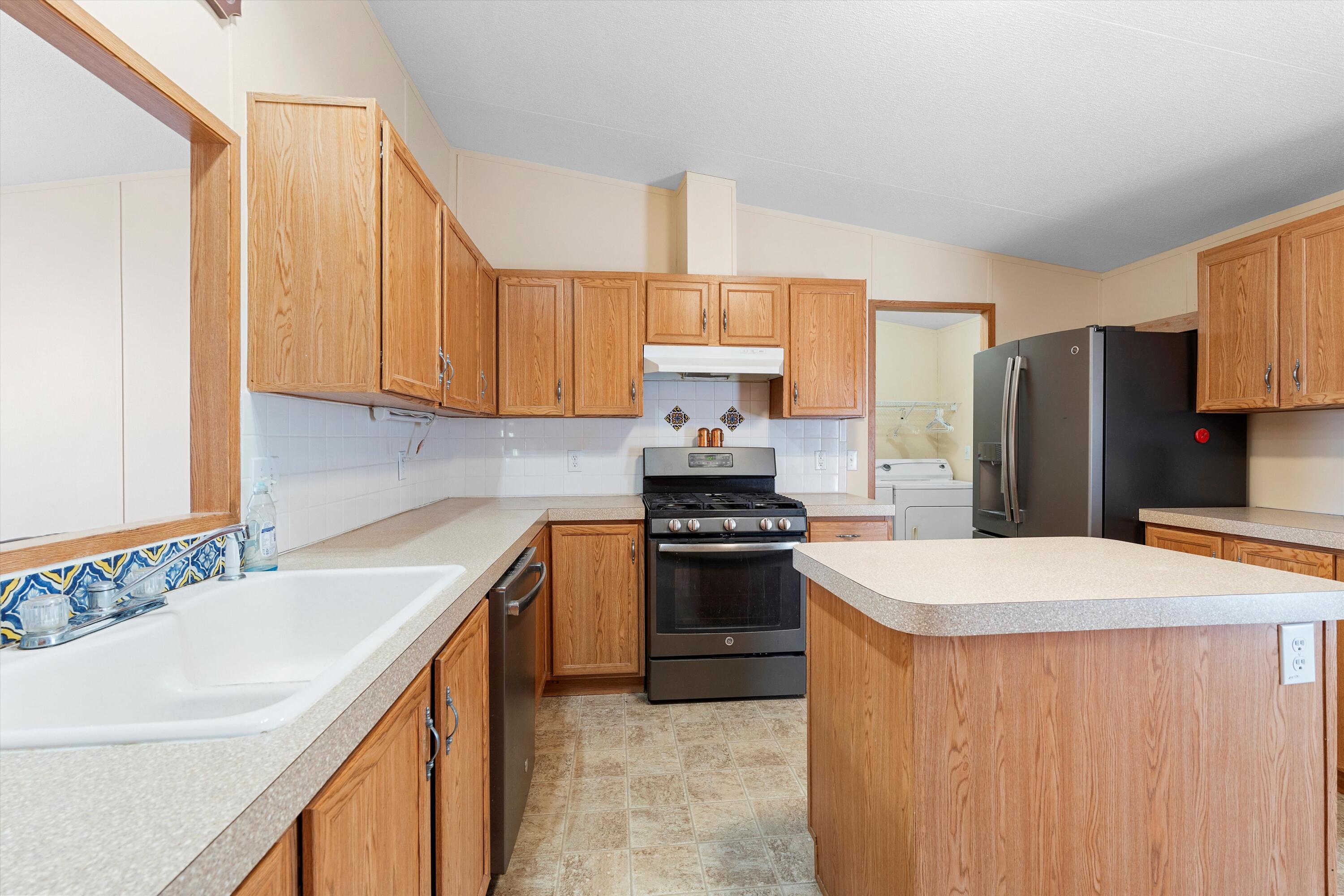 2025 E JEMEZ Road 233