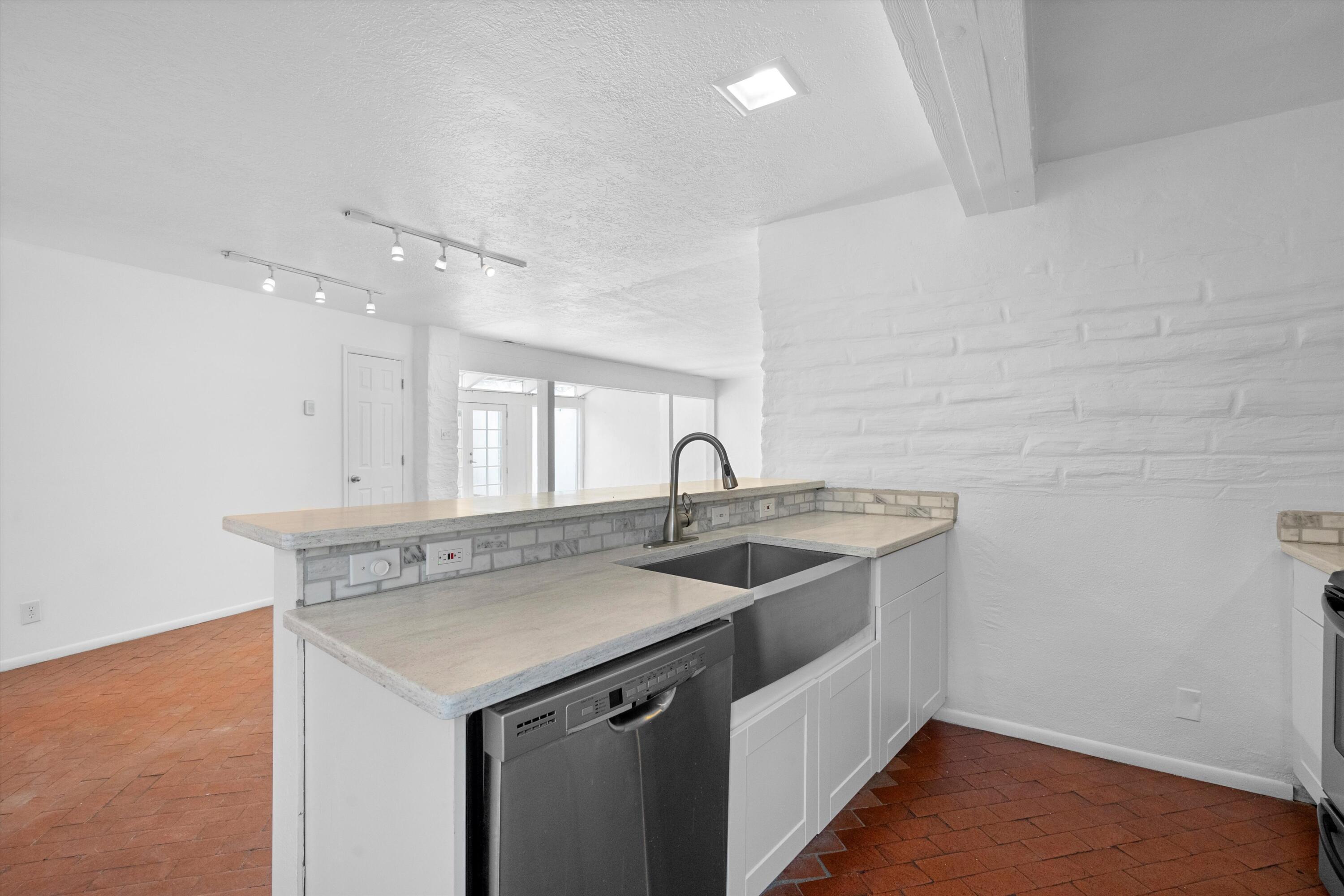 1028 GUADALUPE DEL PRADO Street NW
