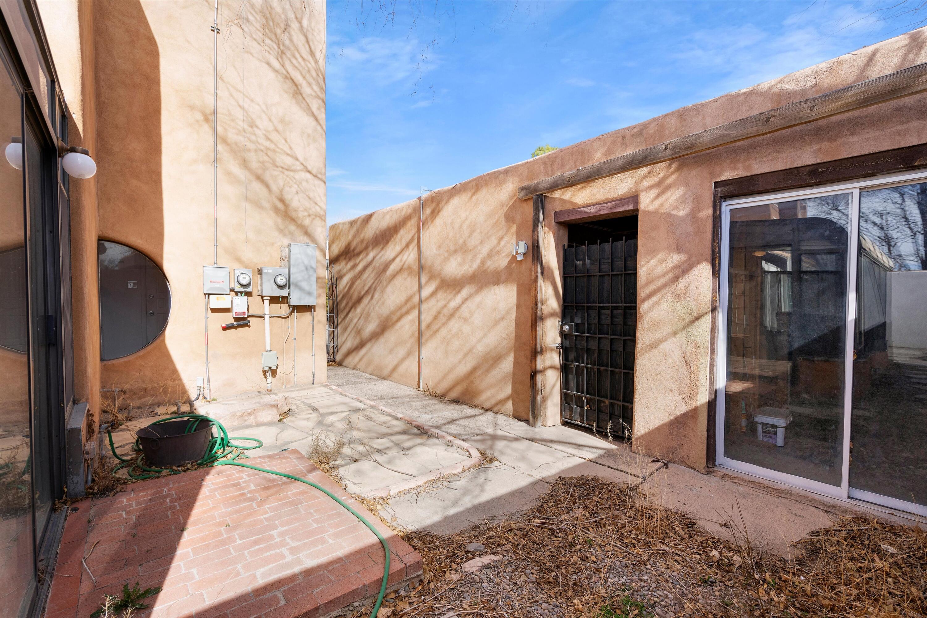 1028 GUADALUPE DEL PRADO Street NW