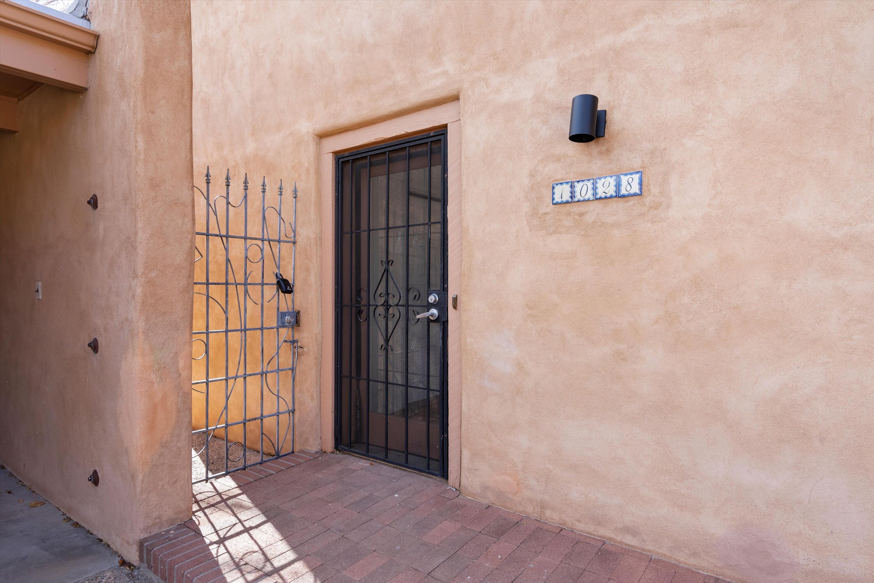1028 GUADALUPE DEL PRADO Street NW
