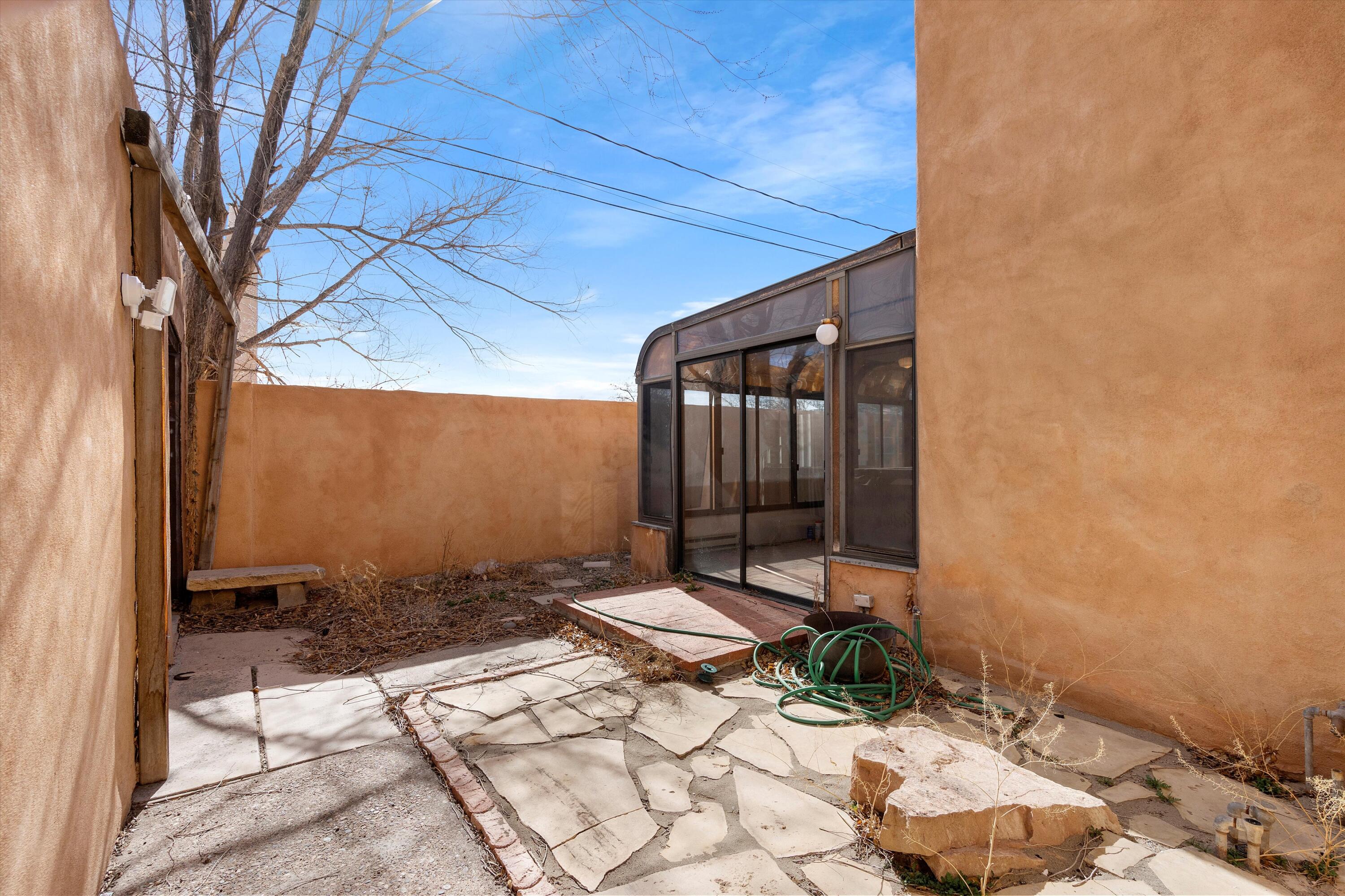 1028 GUADALUPE DEL PRADO Street NW