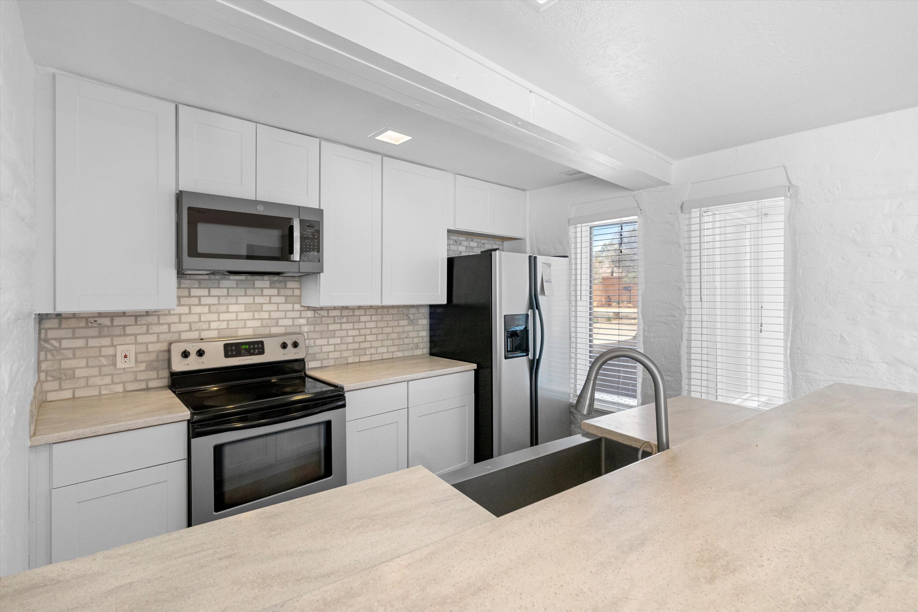 1028 GUADALUPE DEL PRADO Street NW