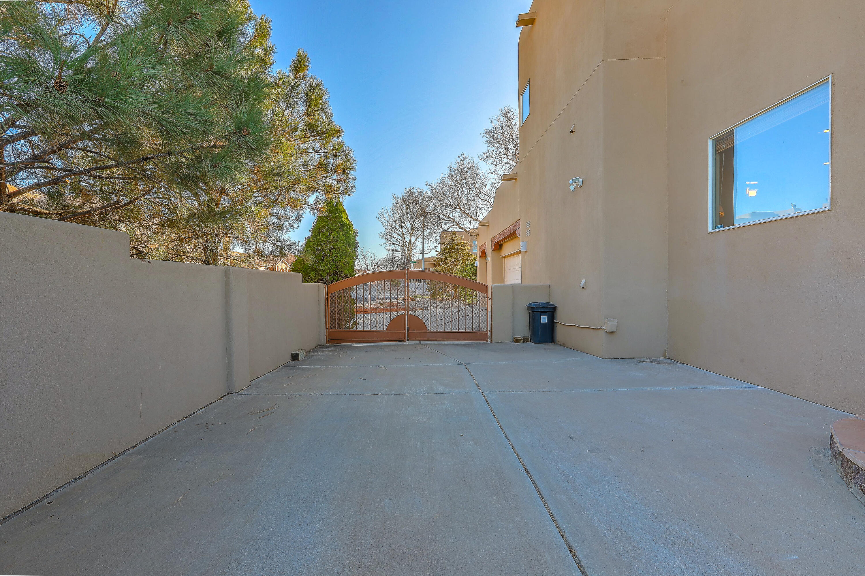 4601 CACTUS Avenue NW