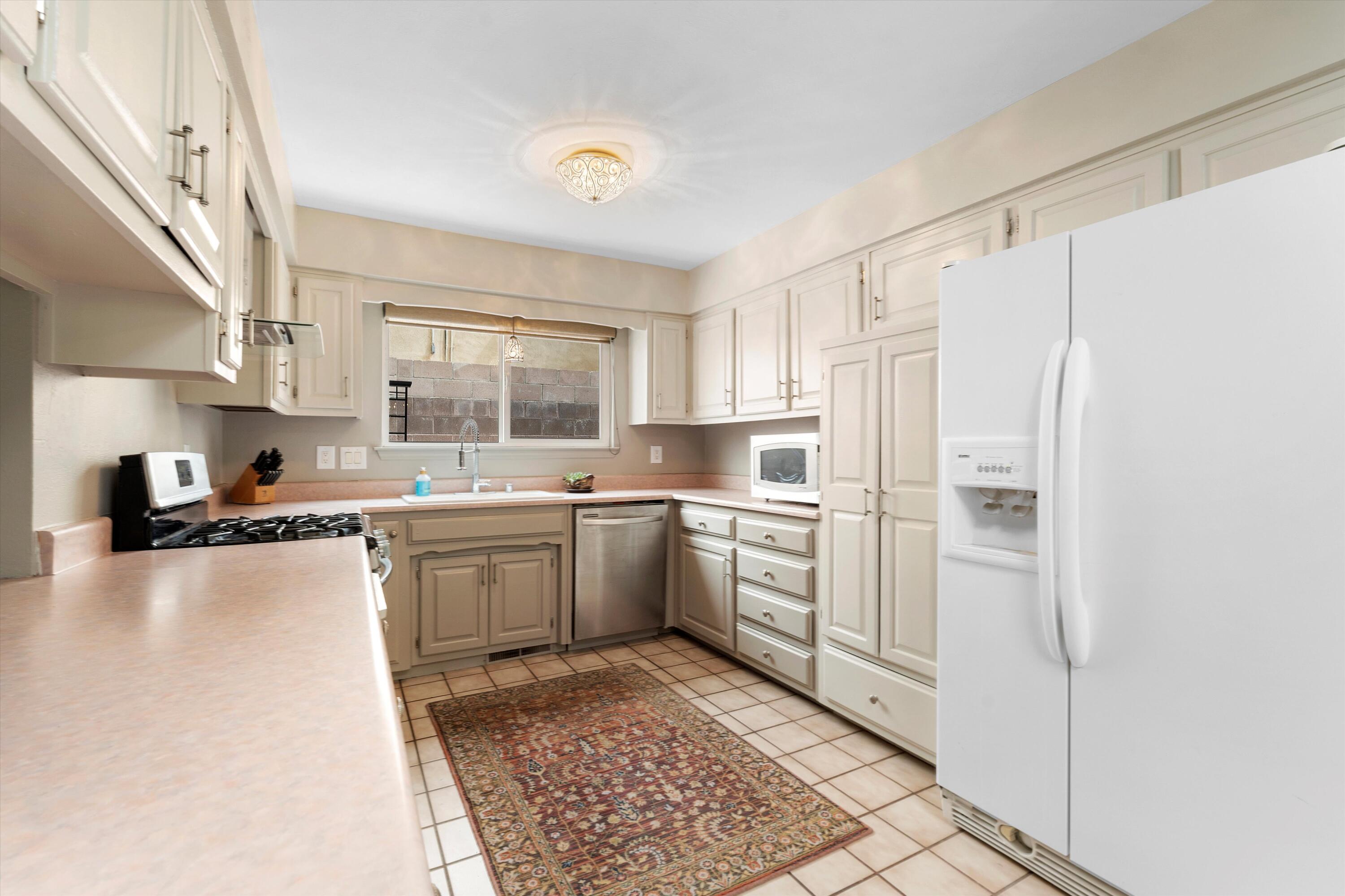 9809 ADMIRAL NIMITZ Avenue NE