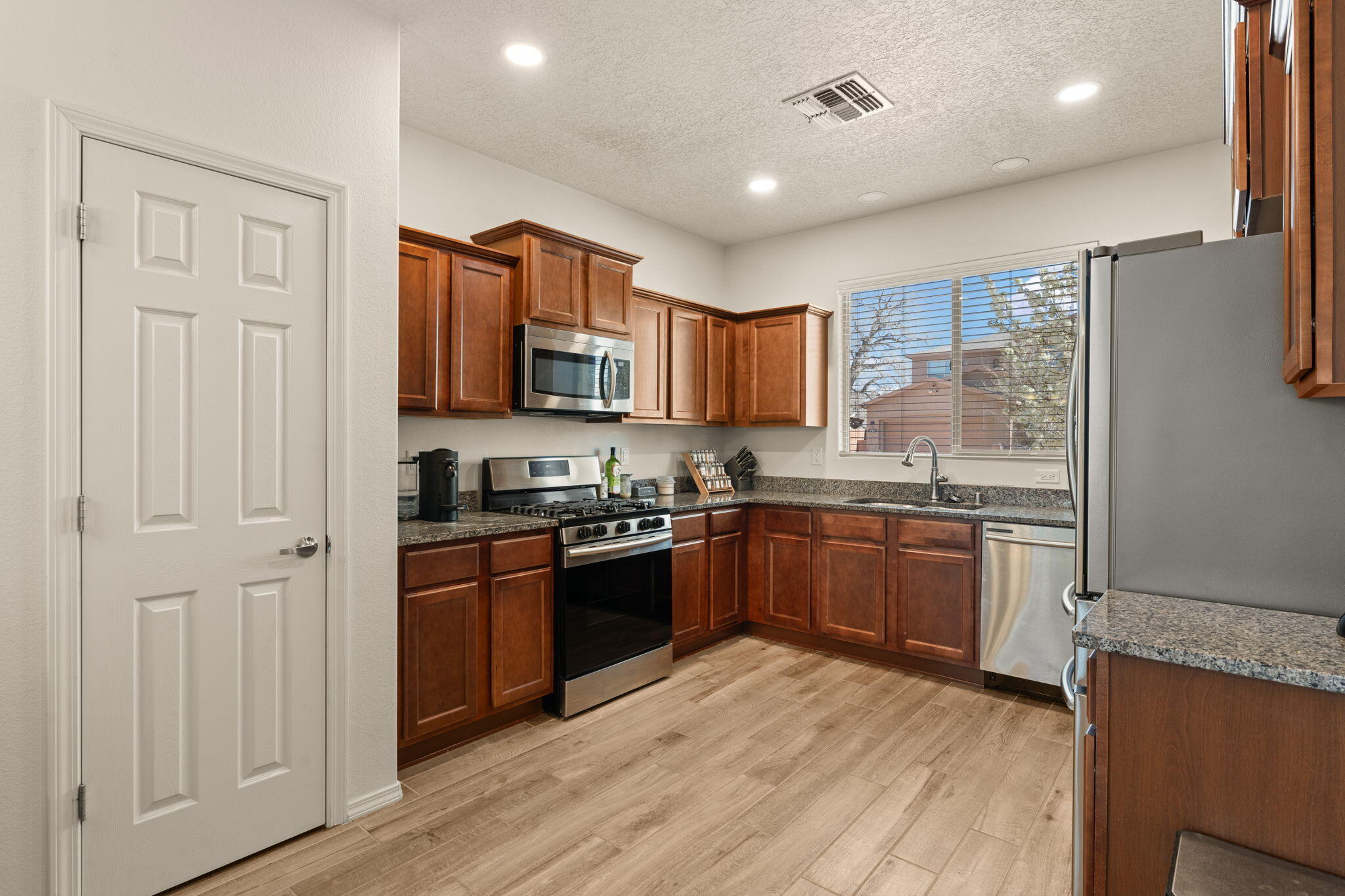 501 WHITTEN Trail SW