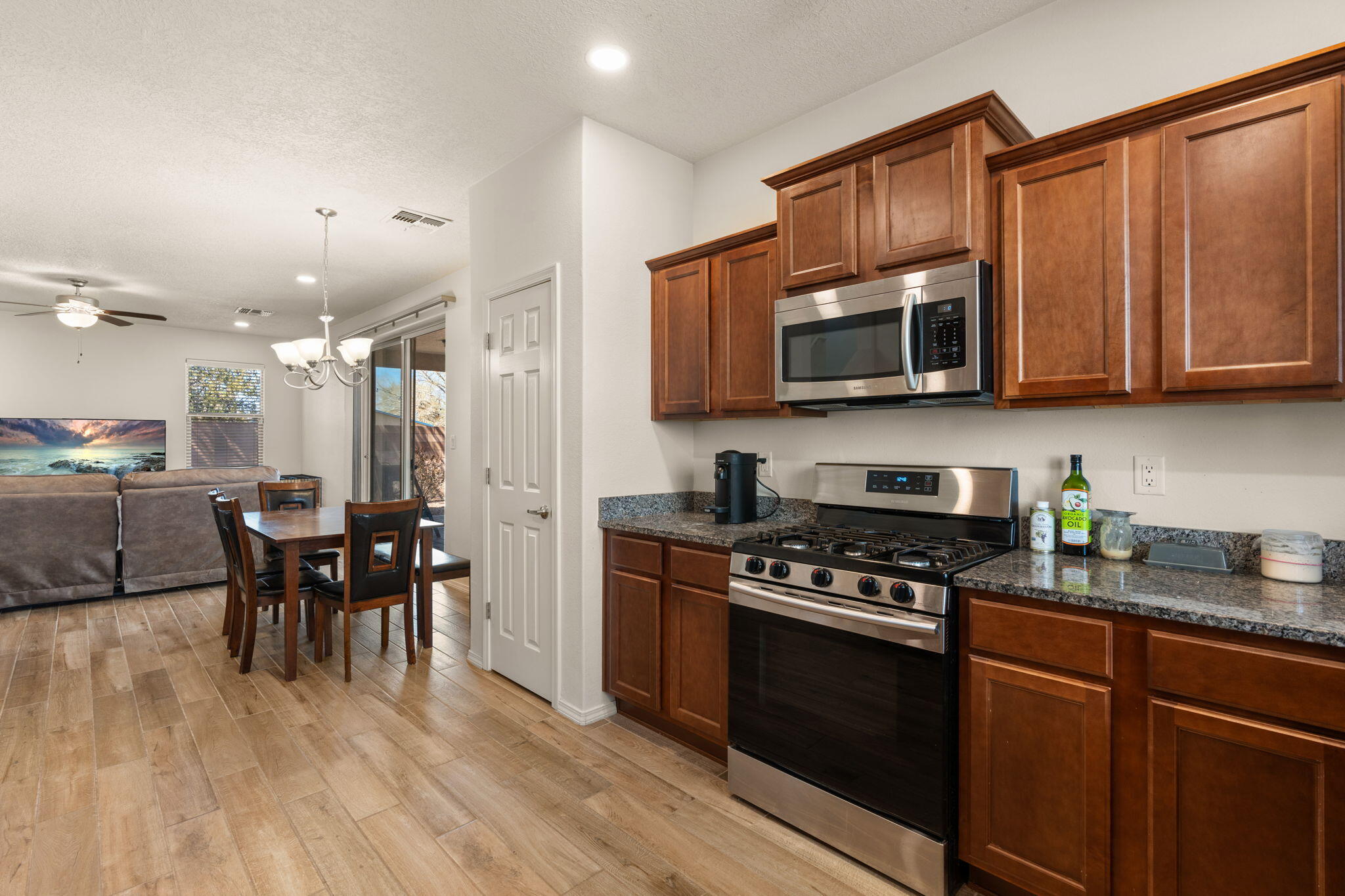 501 WHITTEN Trail SW