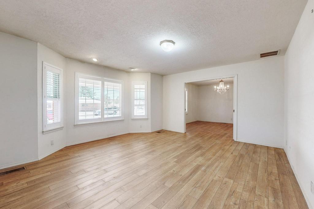 8201 AVENIDA LA PRESTINA NE