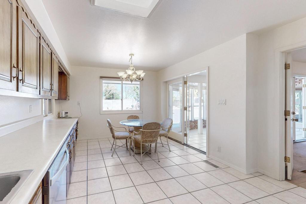 8201 AVENIDA LA PRESTINA NE