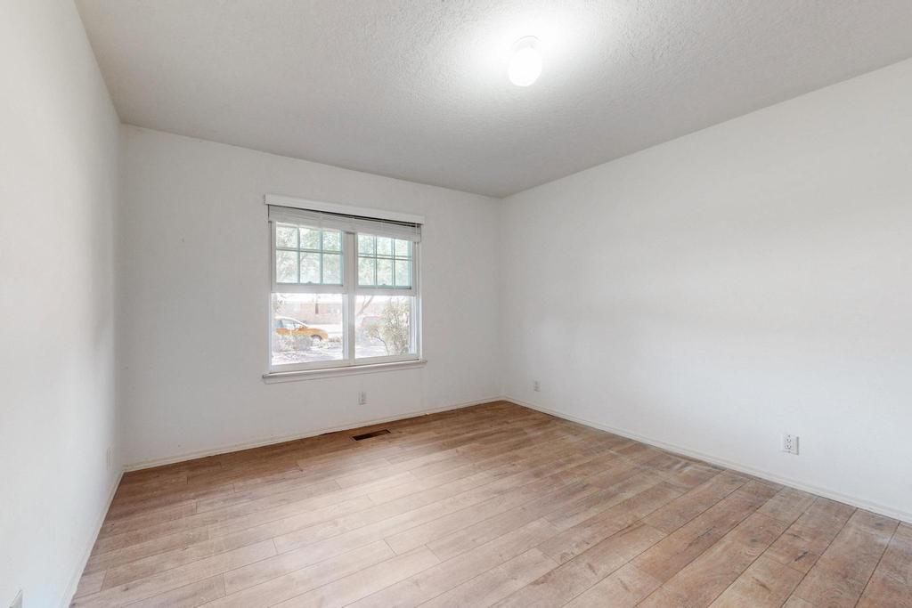 8201 AVENIDA LA PRESTINA NE